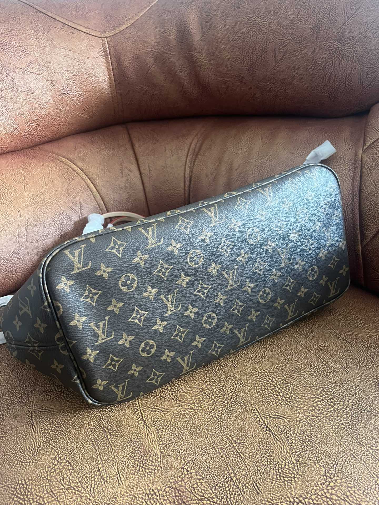Louis Vuitton Neverfull MM Monogram Canvas Tote Bag - Brown