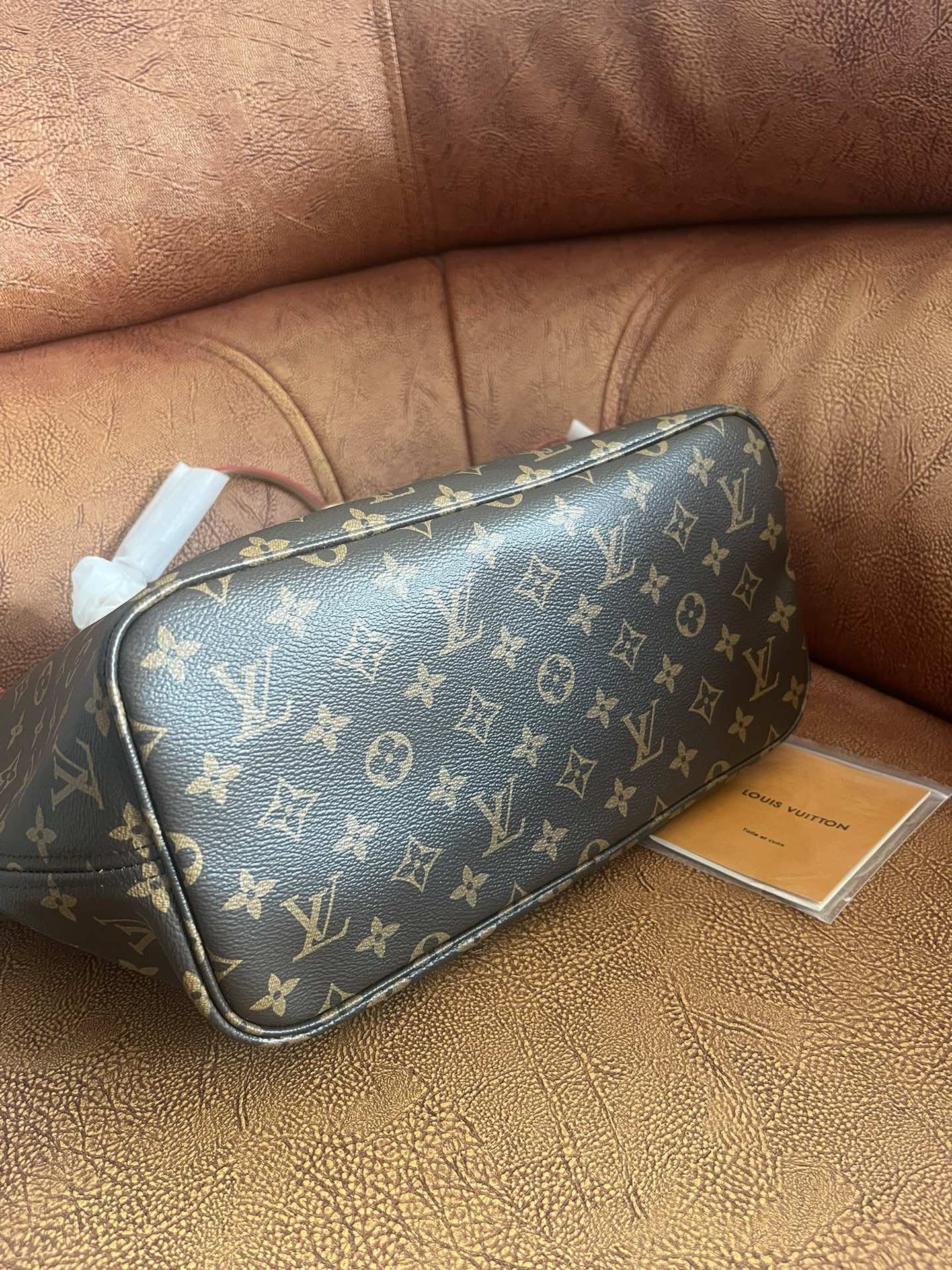 Louis Vuitton Neverfull MM Monogram Canvas Tote Bag with Pivoine Interior