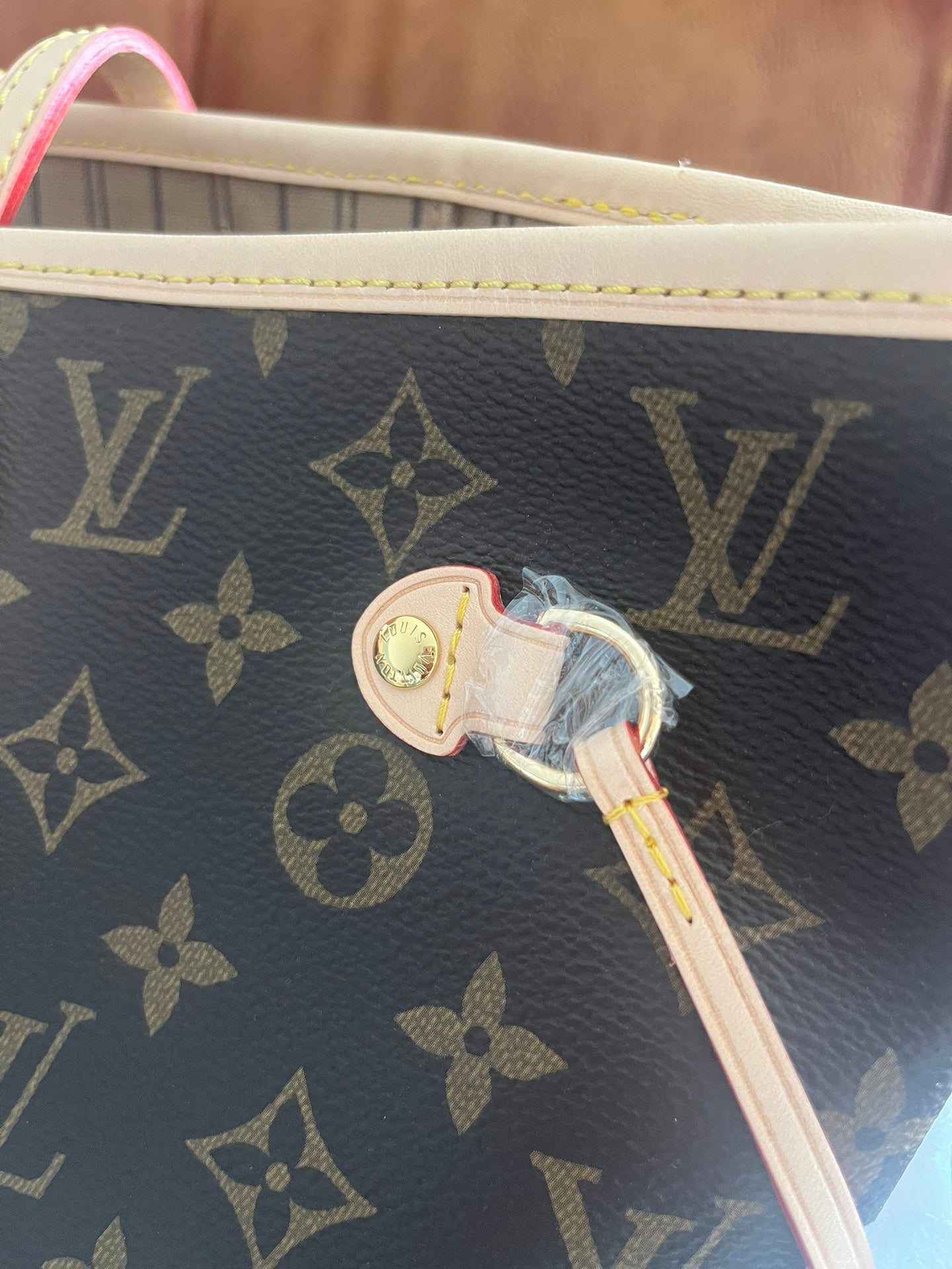 Louis Vuitton Neverfull MM Monogram Canvas Tote Bag with Pouch