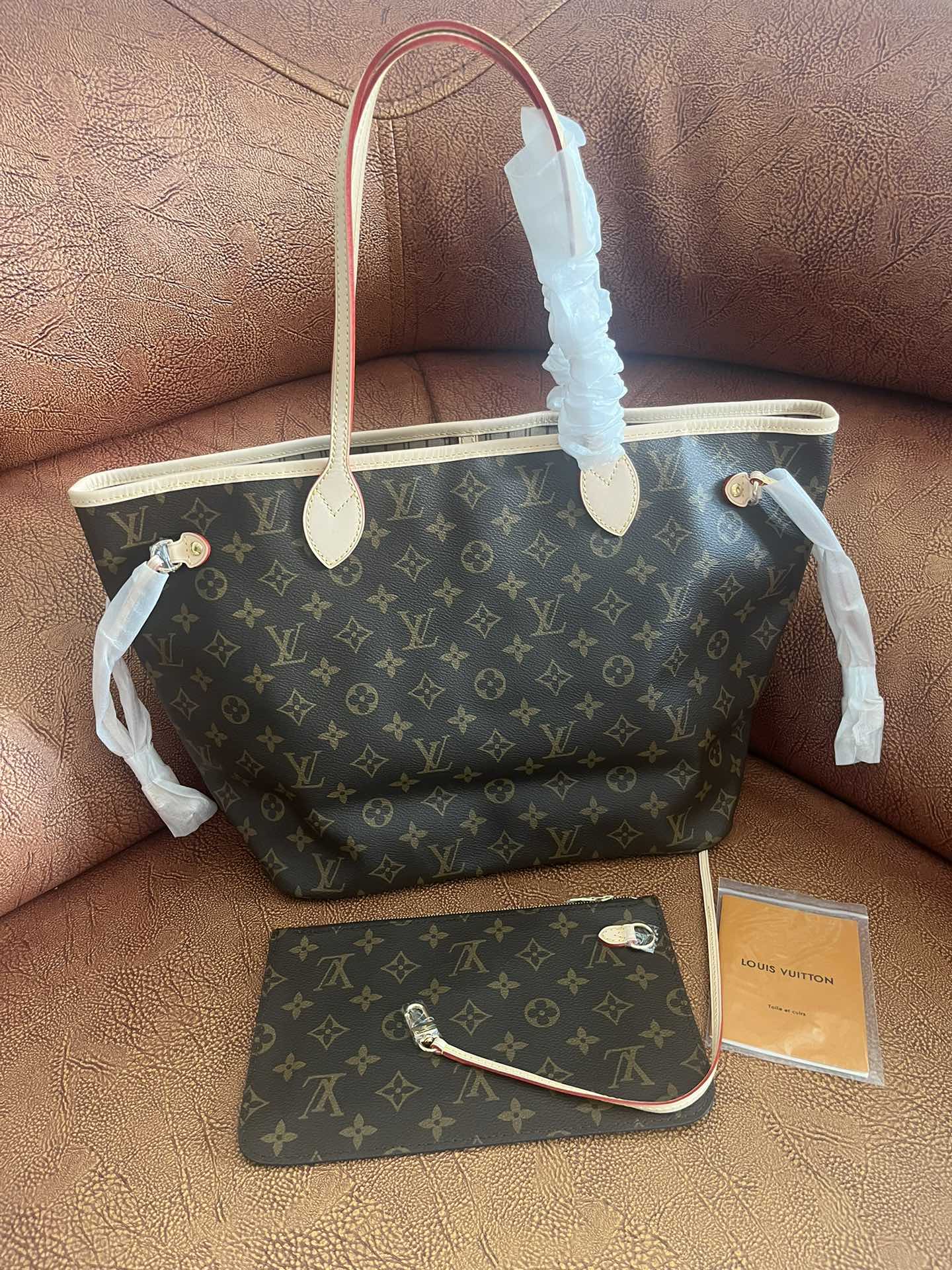 Louis Vuitton Neverfull MM Monogram Canvas Tote Bag with Pouch