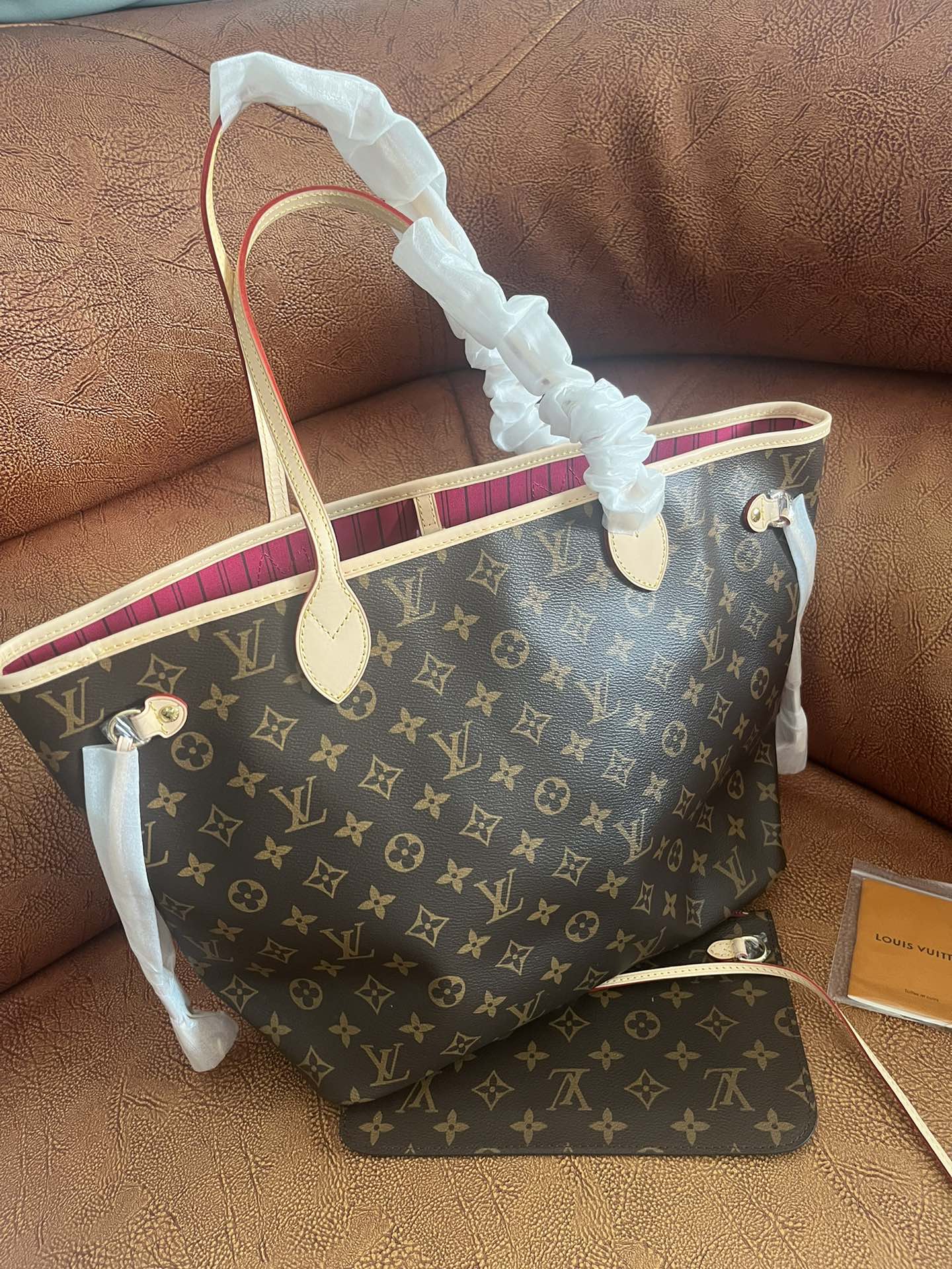 Louis Vuitton Neverfull MM Monogram Canvas Tote Bag with Pivoine Lining
