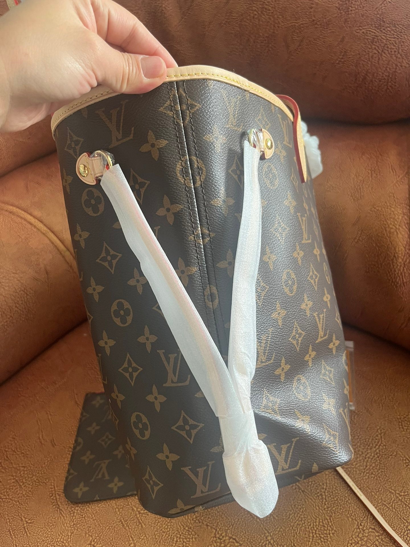 Louis Vuitton Neverfull MM Monogram Canvas Tote Bag with Pivoine Lining