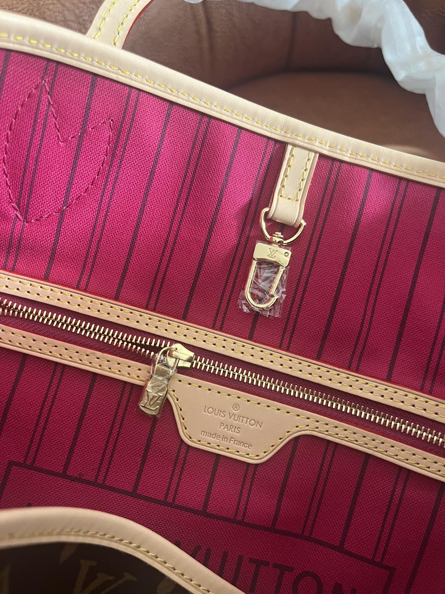 Louis Vuitton Neverfull MM Monogram Canvas Tote Bag with Pivoine Lining