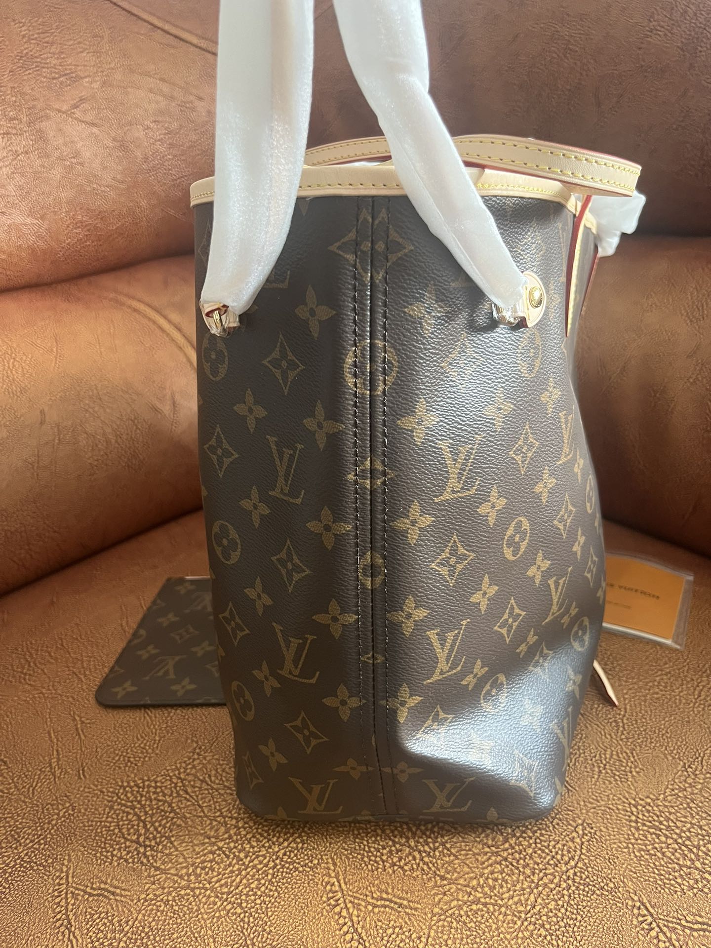 Louis Vuitton Monogram Neverfull MM Tote Bag with Detachable Pouch