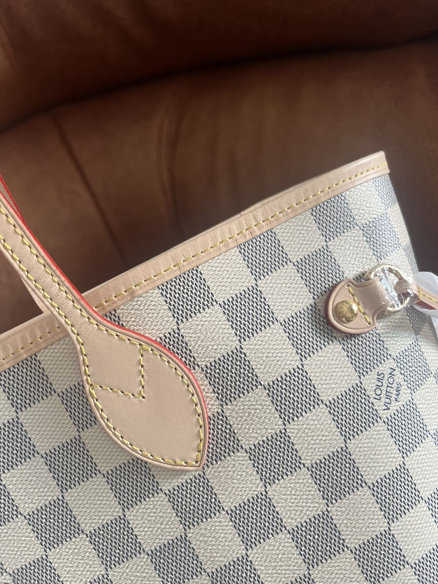 Classic White and Beige Checkered Tote Bag with Removable Pouch - Damier Pattern Canvas Shoulder Bag