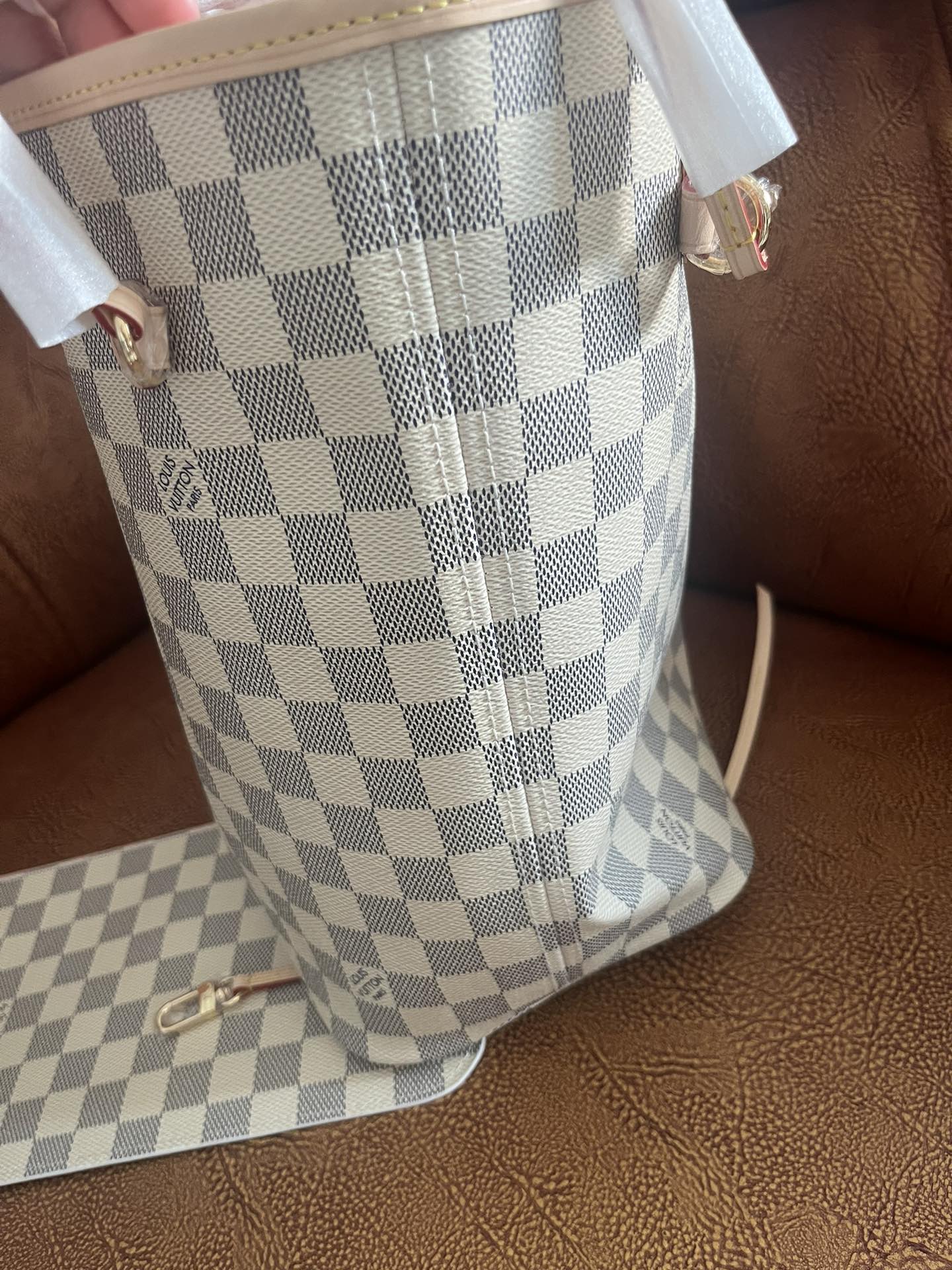 Classic White and Beige Checkered Tote Bag with Removable Pouch - Damier Pattern Canvas Shoulder Bag