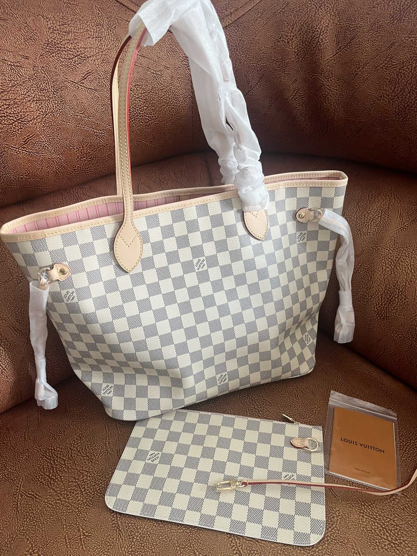 Classic White and Beige Checkered Tote Bag with Removable Pouch - Damier Pattern Canvas Shoulder Bag