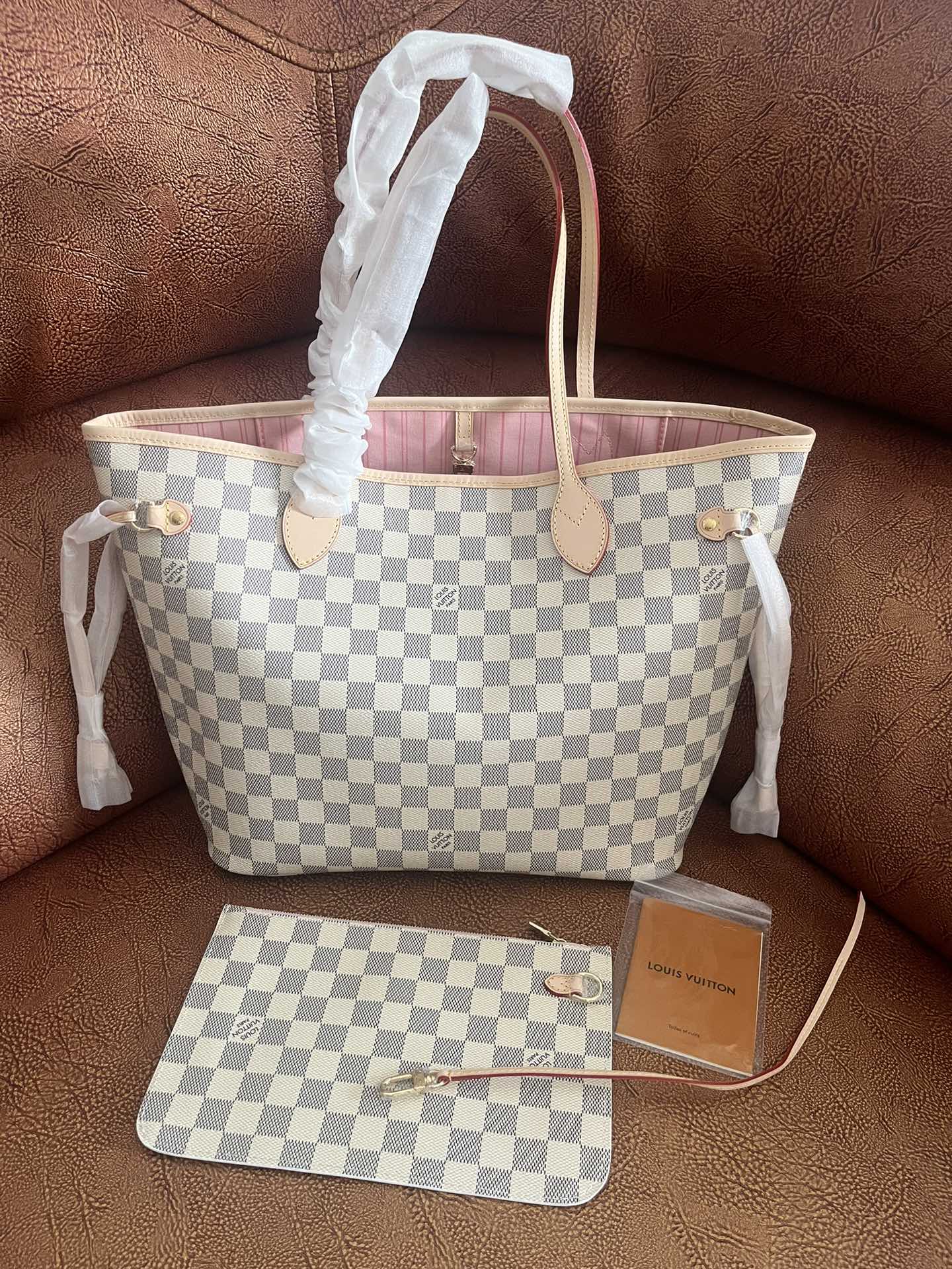 Classic White and Beige Checkered Tote Bag with Removable Pouch - Damier Pattern Canvas Shoulder Bag