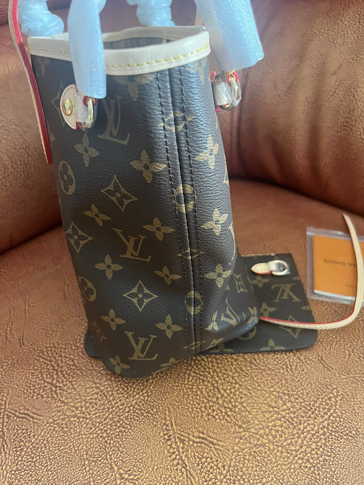 Louis Vuitton Neverfull MM Monogram Canvas Tote Bag with Pouch