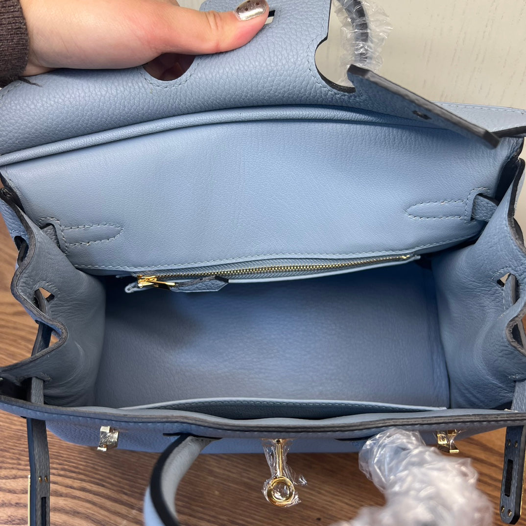 Elegant Light Blue Leather Satchel Handbag - Classic Top Handle Bag with Gold-Tone Hardware