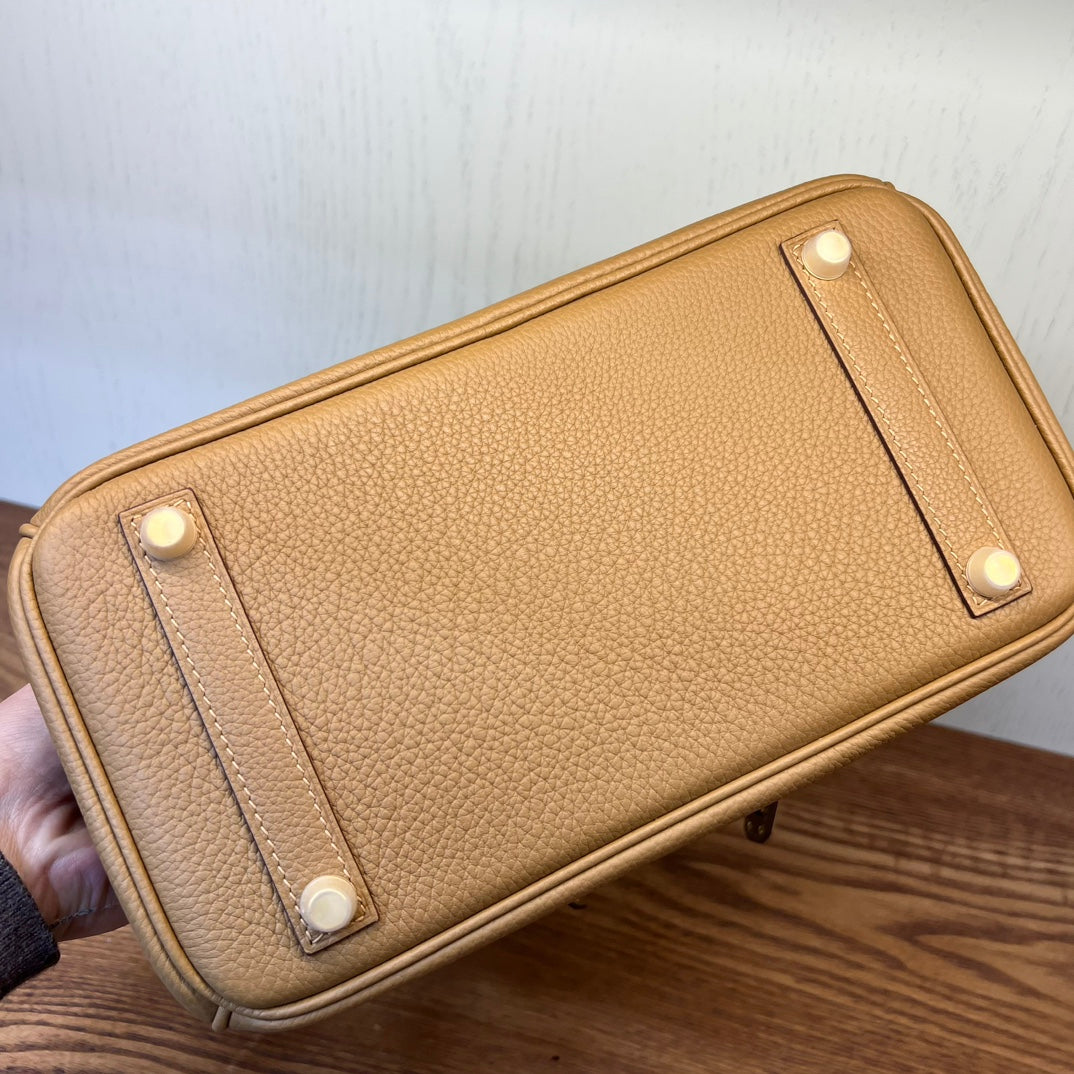 Elegant Tan Leather Top Handle Handbag - Classic Structured Tote with Gold Hardware