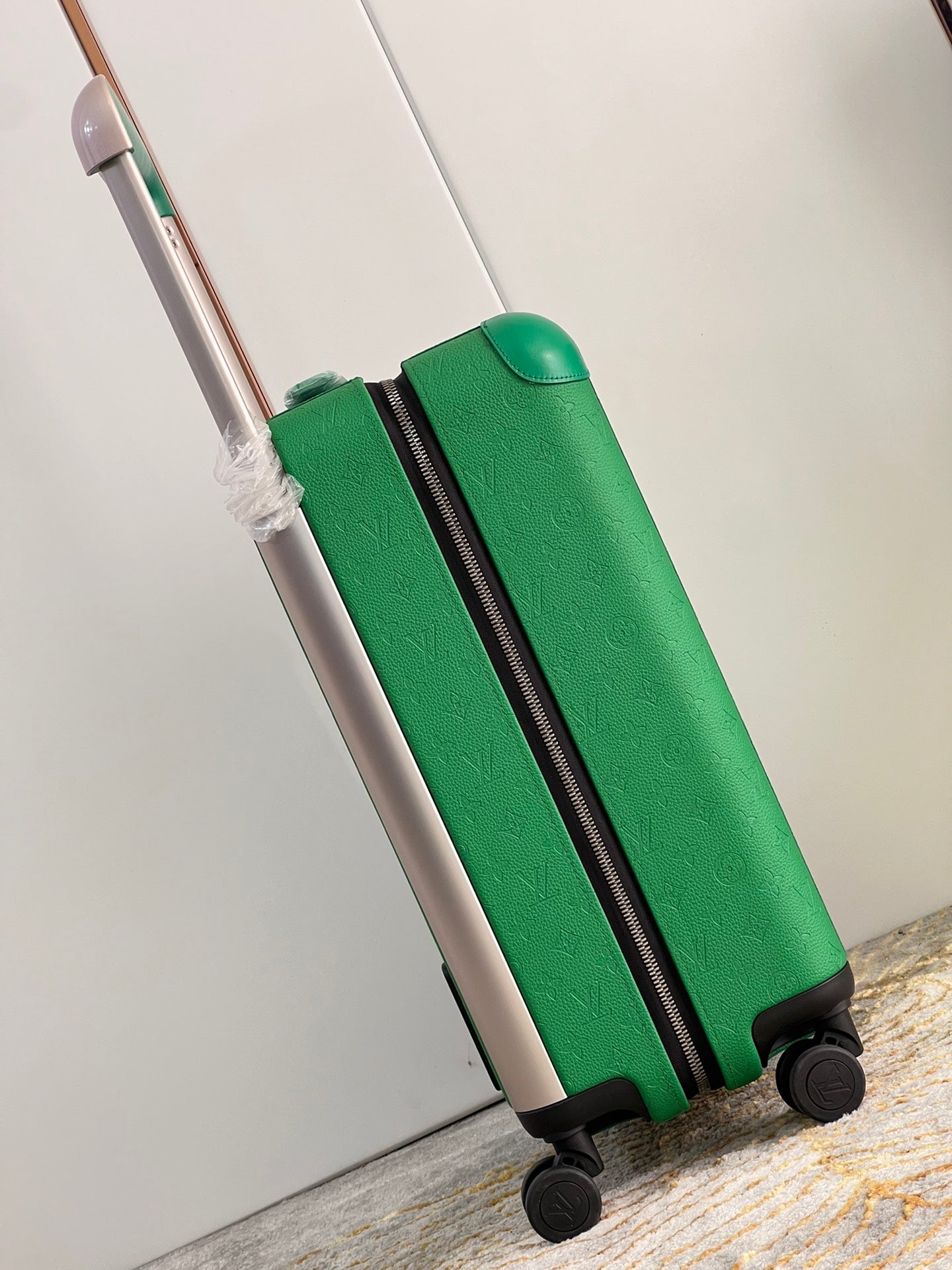 Green Textured Hardshell Carry-On Luggage with Spinner Wheels