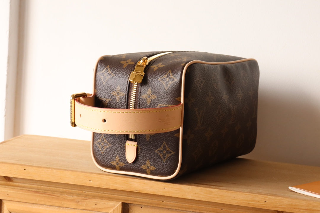 Louis Vuitton Monogram Toiletry Bag - Double Zip Travel Pouch