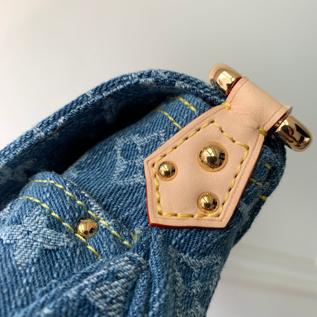 Louis Vuitton Pre-Owned Monogram Denim Pleaty Bag Blue Handbag