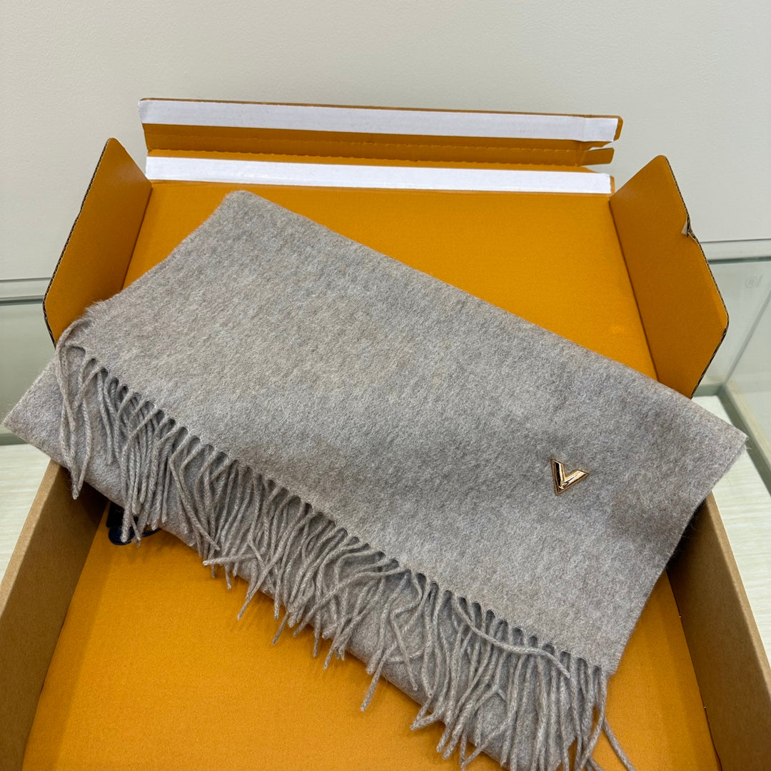 Women's Light Grey Soft Cashmere Feel Winter Scarf - Warm Oversized Pashmina Shawl with Fringe