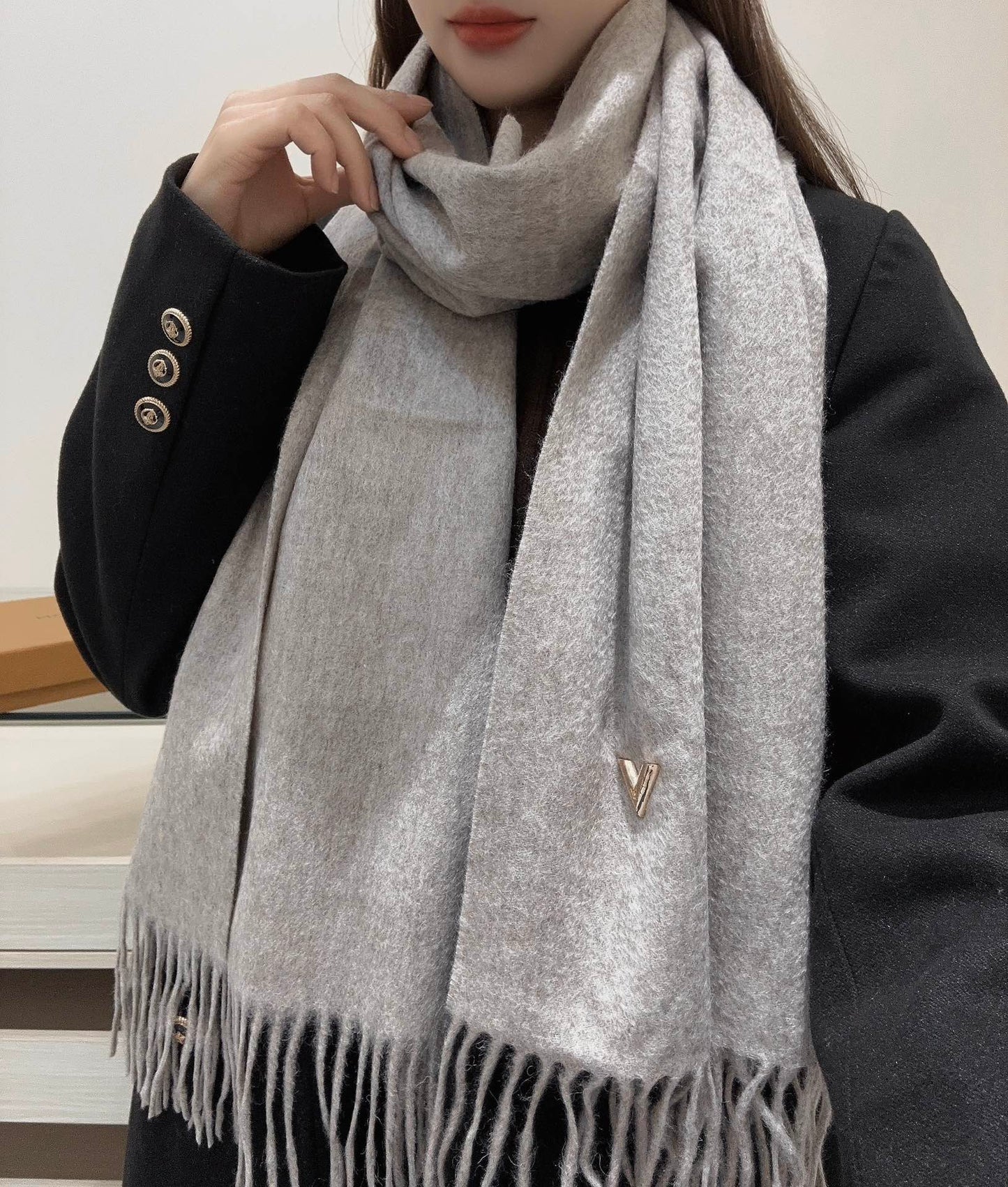 Women's Light Grey Soft Cashmere Feel Winter Scarf - Warm Oversized Pashmina Shawl with Fringe