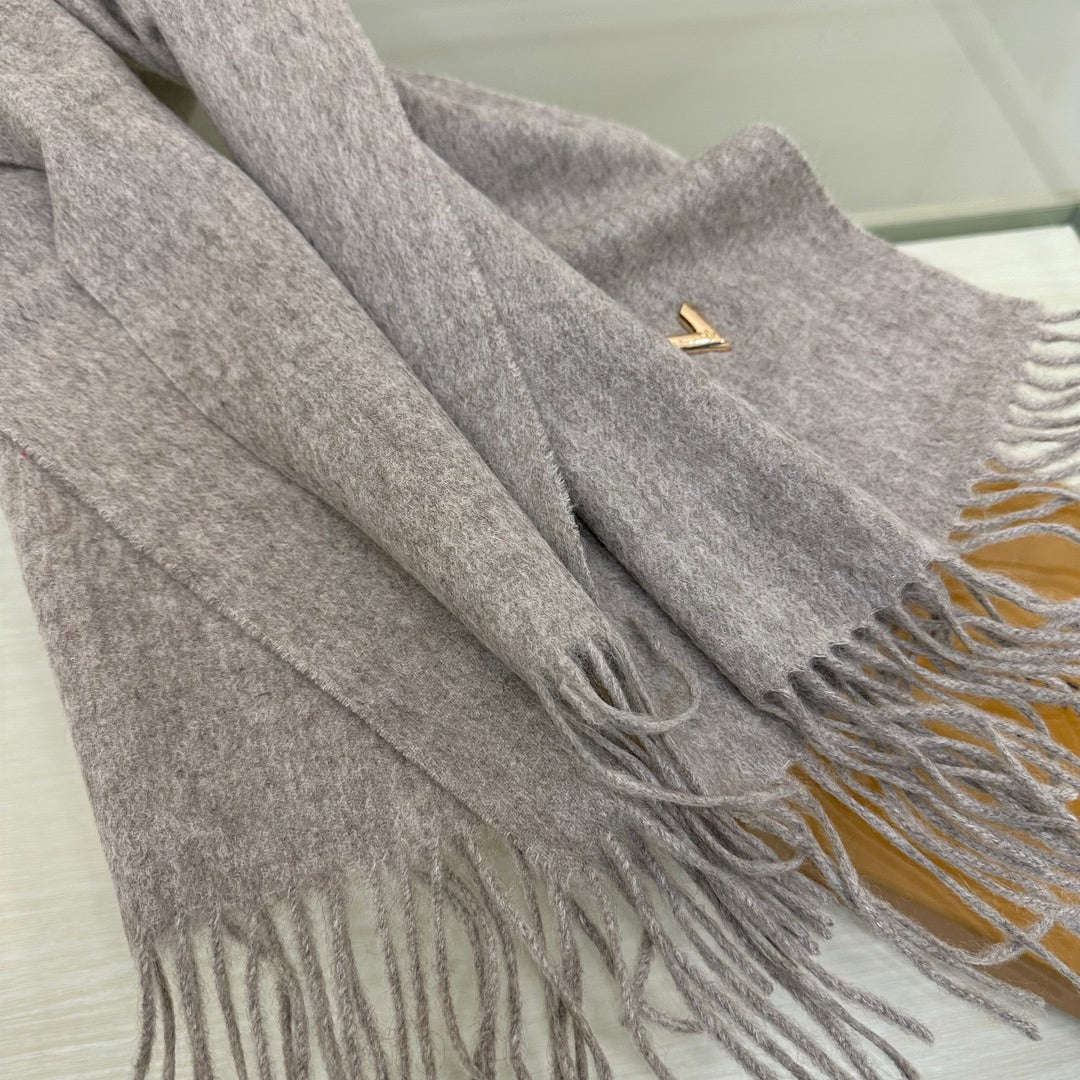 Women's Light Grey Soft Cashmere Feel Winter Scarf - Warm Oversized Pashmina Shawl with Fringe