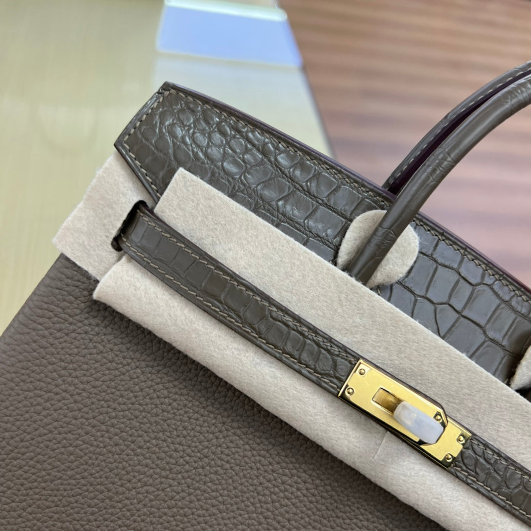 Luxury Two-Tone Crocodile Texture Leather Handbag - Brown &amp; Beige Top Handle Bag
