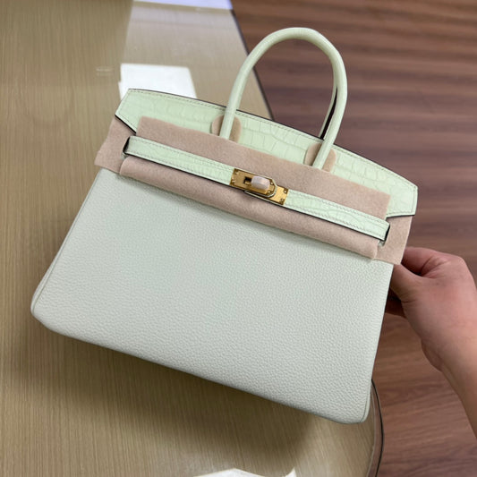 Elegant White Leather Handbag with Gold-Tone Hardware - Classic Top Handle Tote Bag