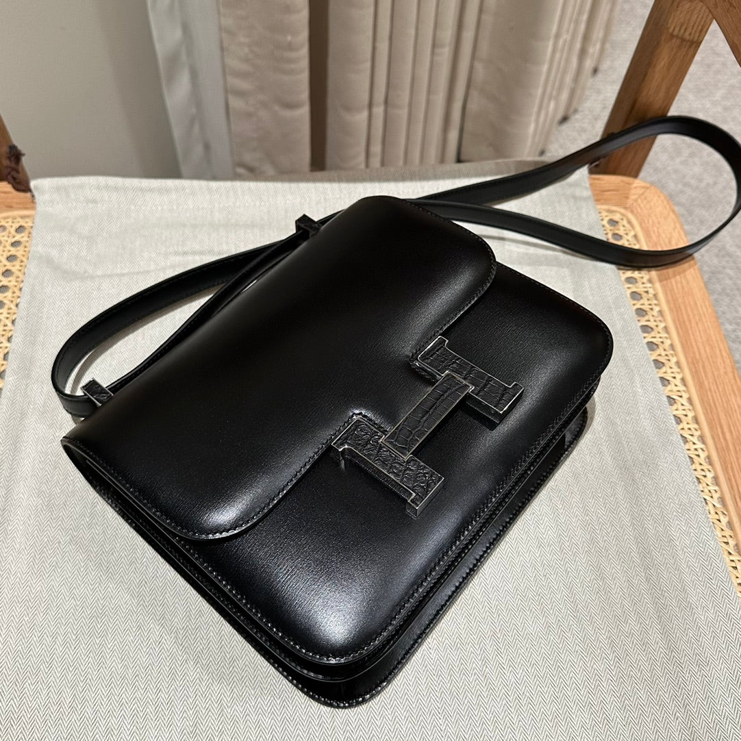 Hermès Maximors Bag in Black Swift Calfskin with Palladium Hardware