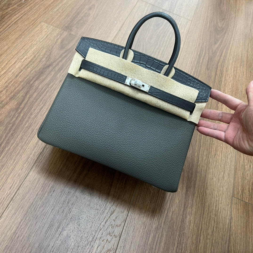 Elegant Two-Tone Leather Top Handle Handbag with Croc-Embossed Detail and Gold Hardware