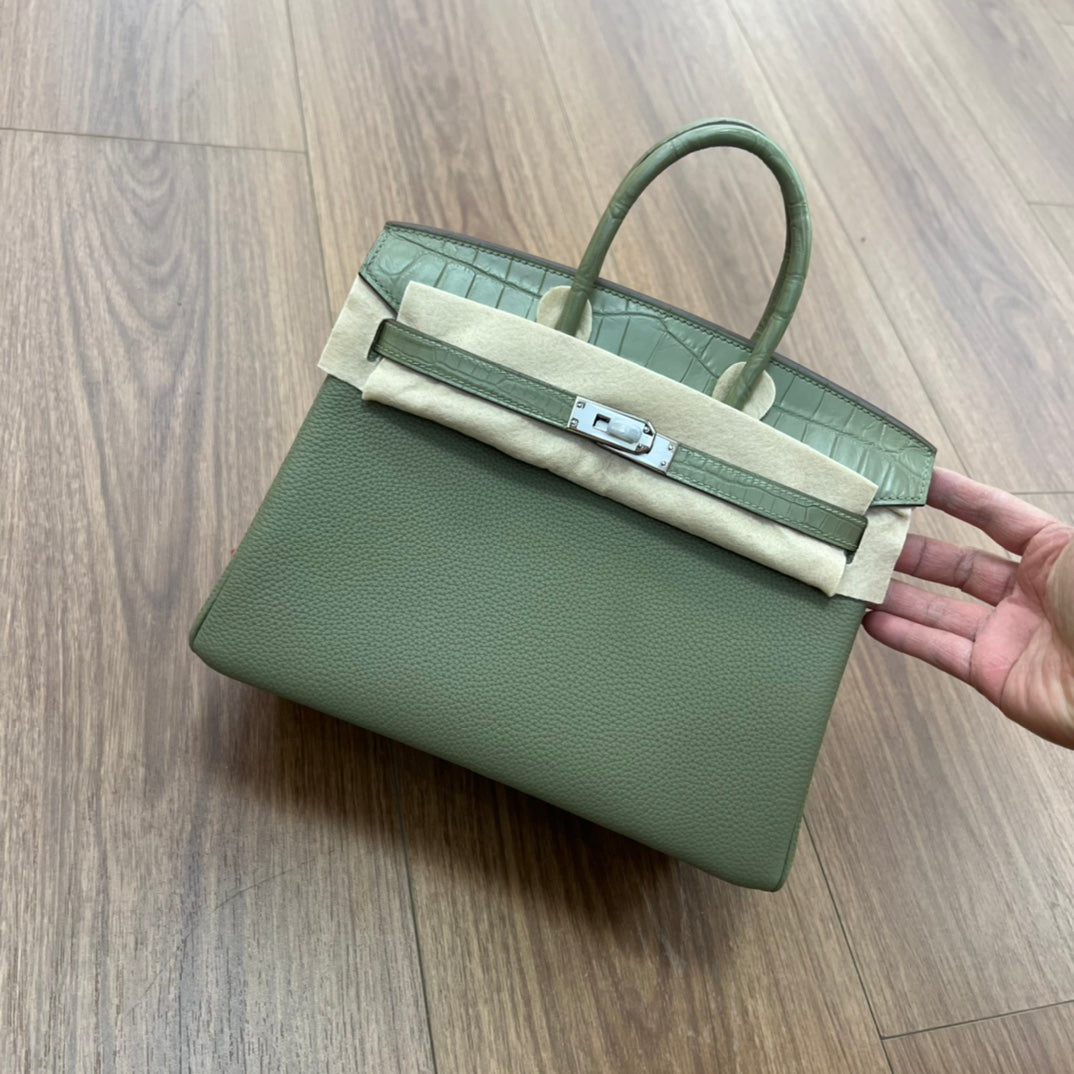 Elegant Burgundy and Cream Two-Tone Leather Handbag with Croc-Embossed Detail
