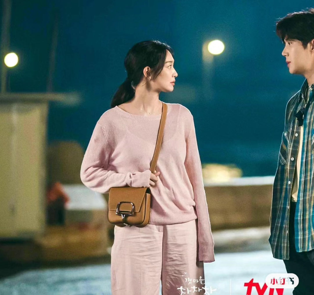 Women's Light Pink Long Sleeve Knit Pullover Top - K-Drama Inspired Style