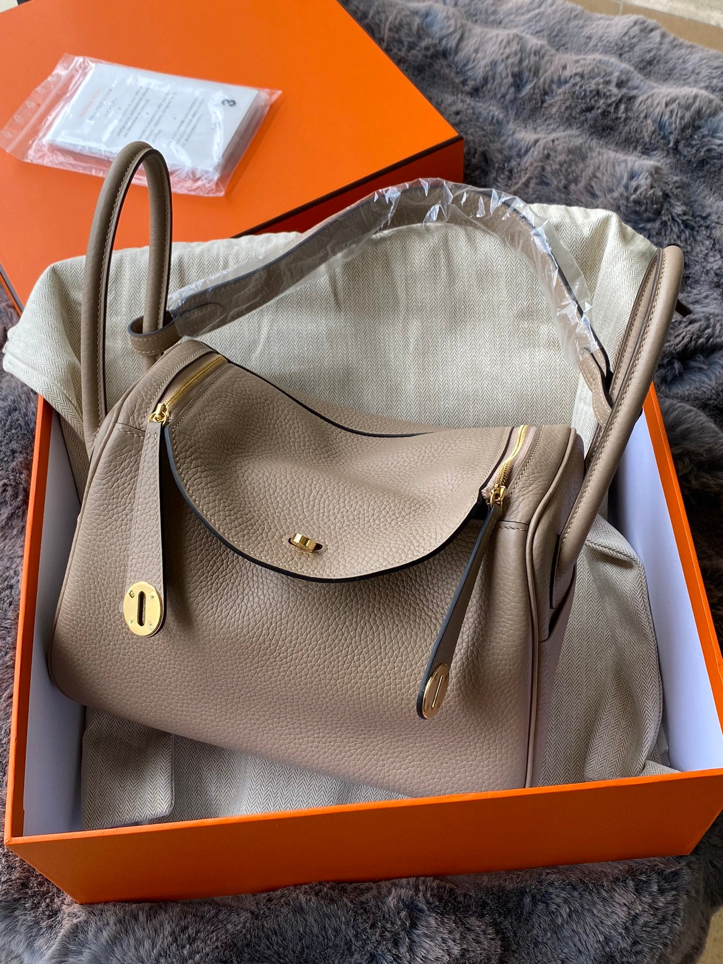 Hermès Lindy 26 Handbag - Etoupe Clemence Leather - Gold Hardware