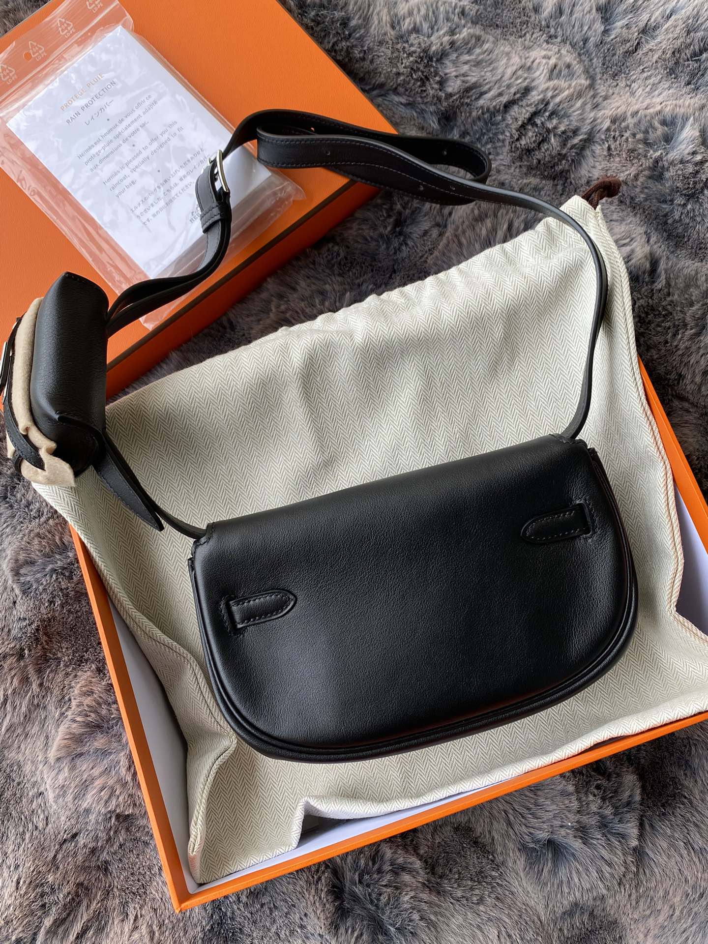 Hermès Kelly Danse Black Leather Shoulder Bag with Miniature Pouch Charm