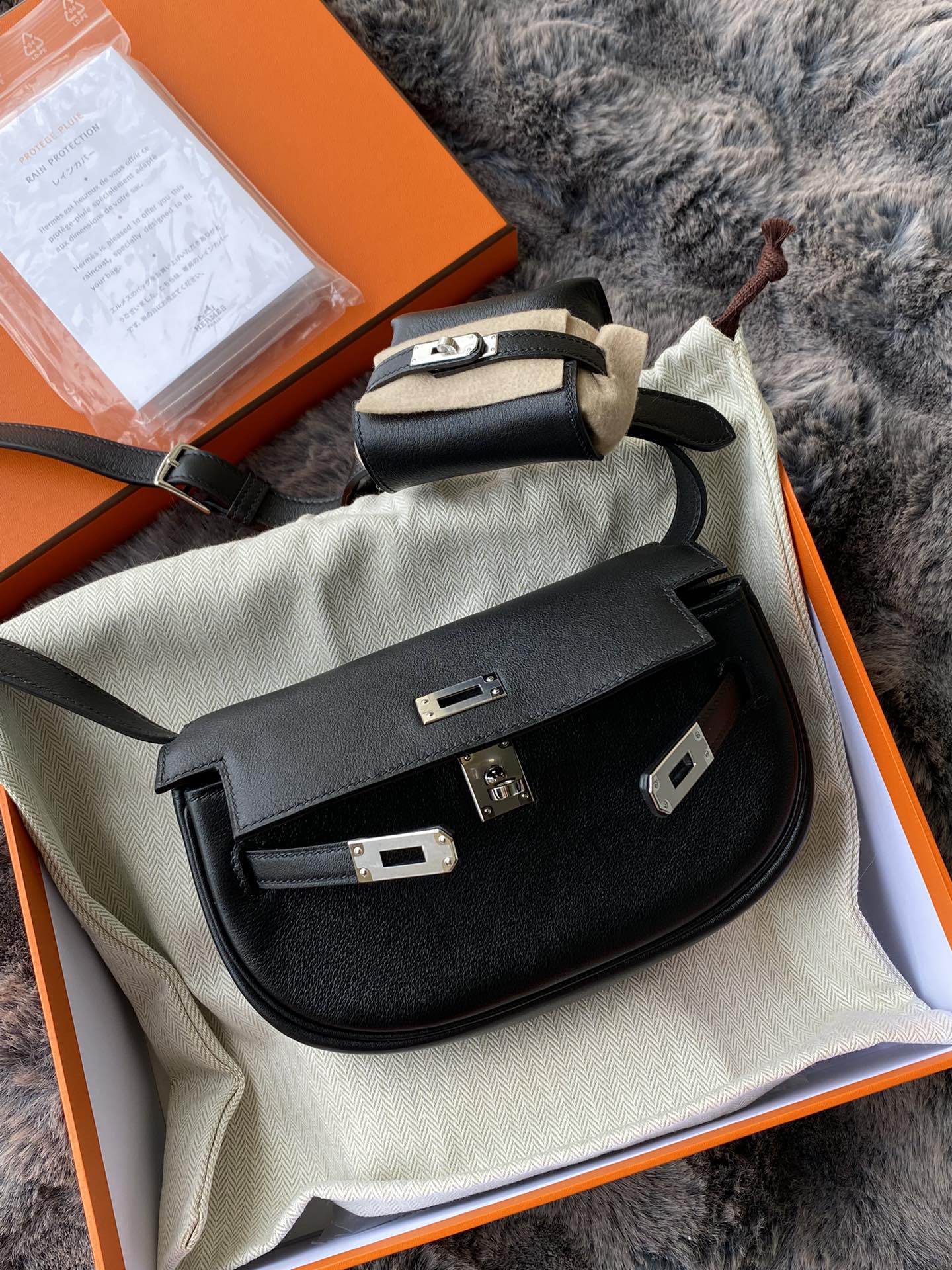 Hermès Kelly Moove Bag - Black Swift Leather with Palladium Hardware