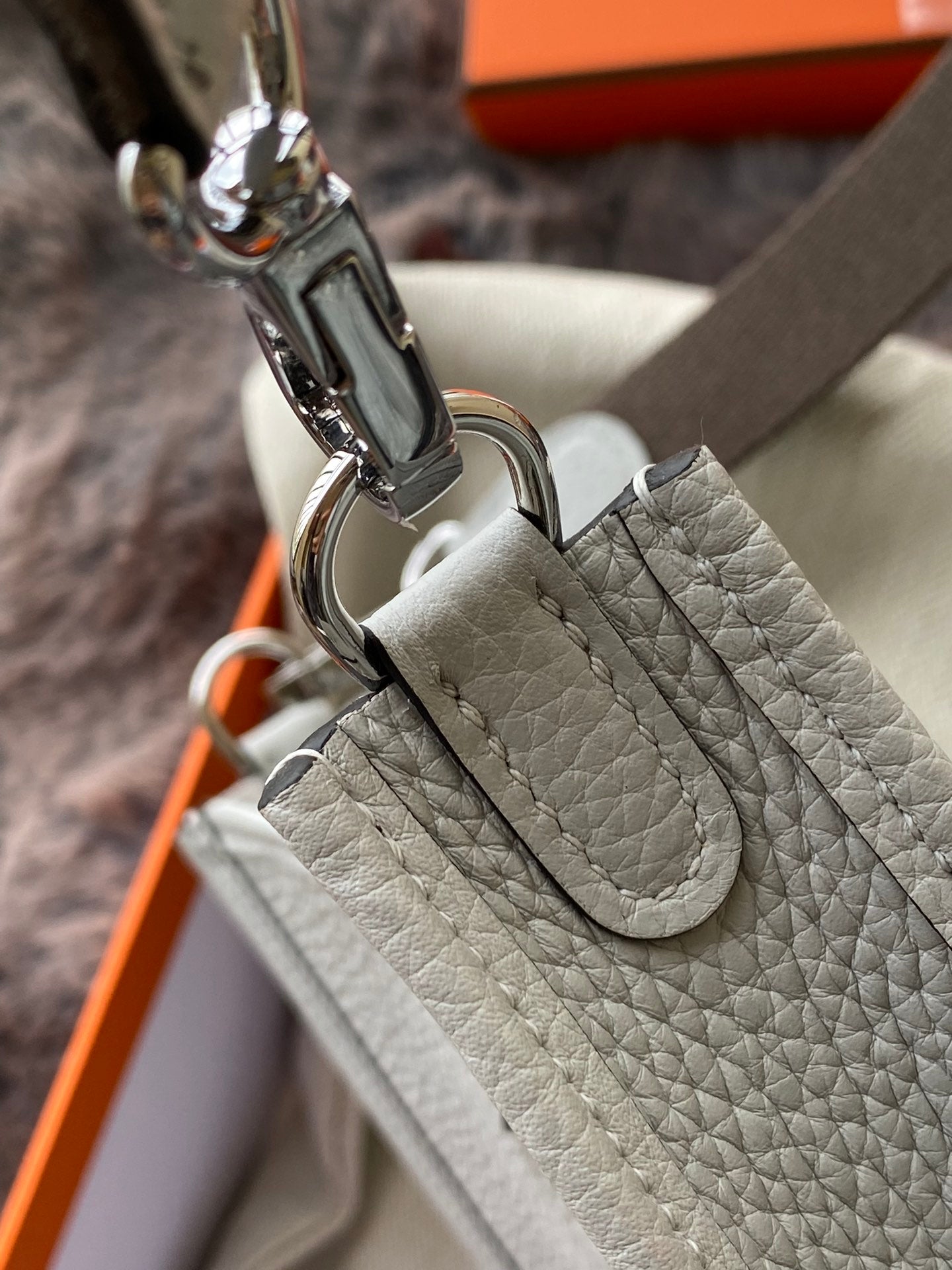 Hermès Evelyne TPM Clemence Leather Crossbody Bag - Light Grey