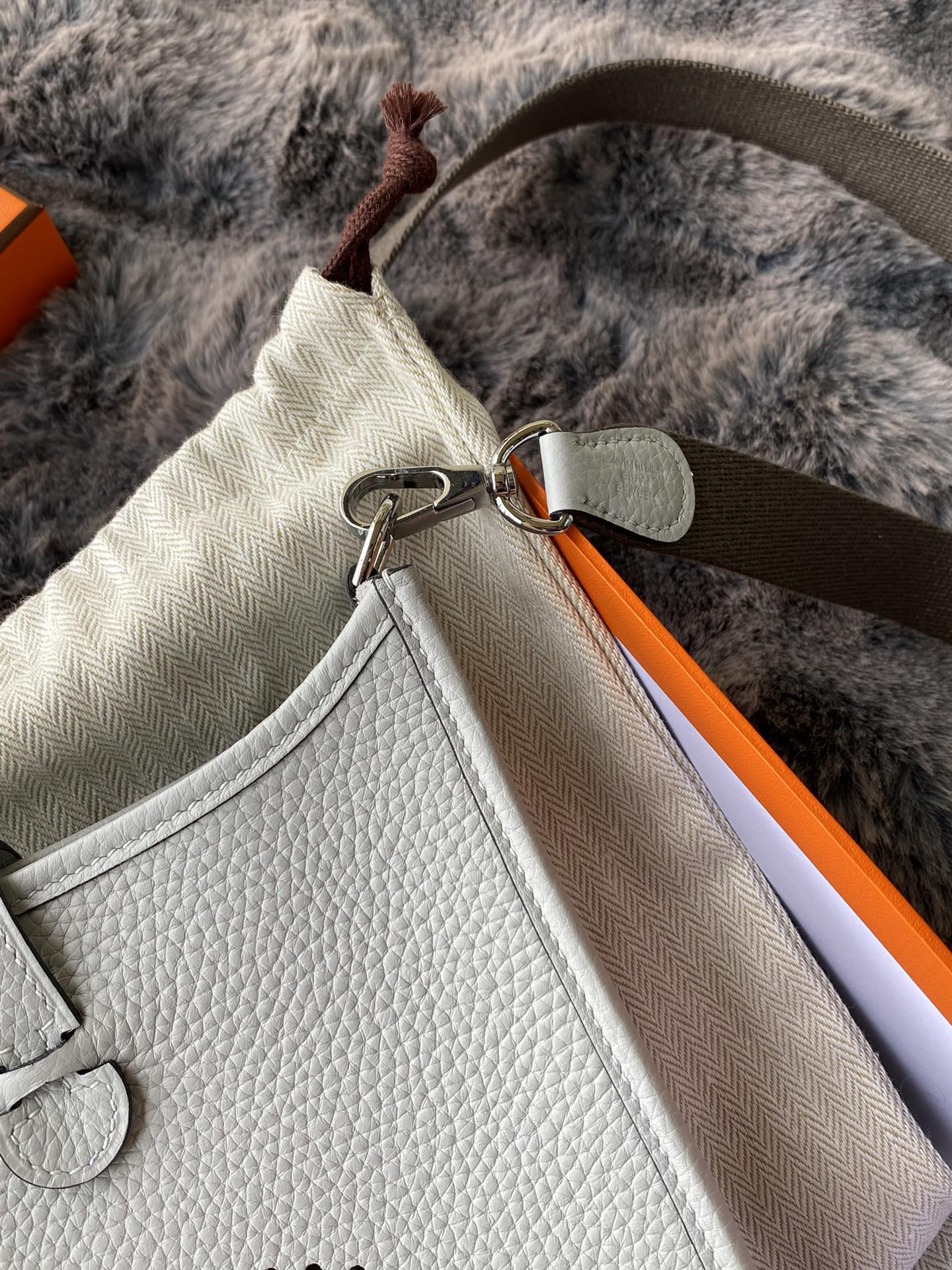 Hermès Evelyne TPM Clemence Leather Crossbody Bag - Light Grey