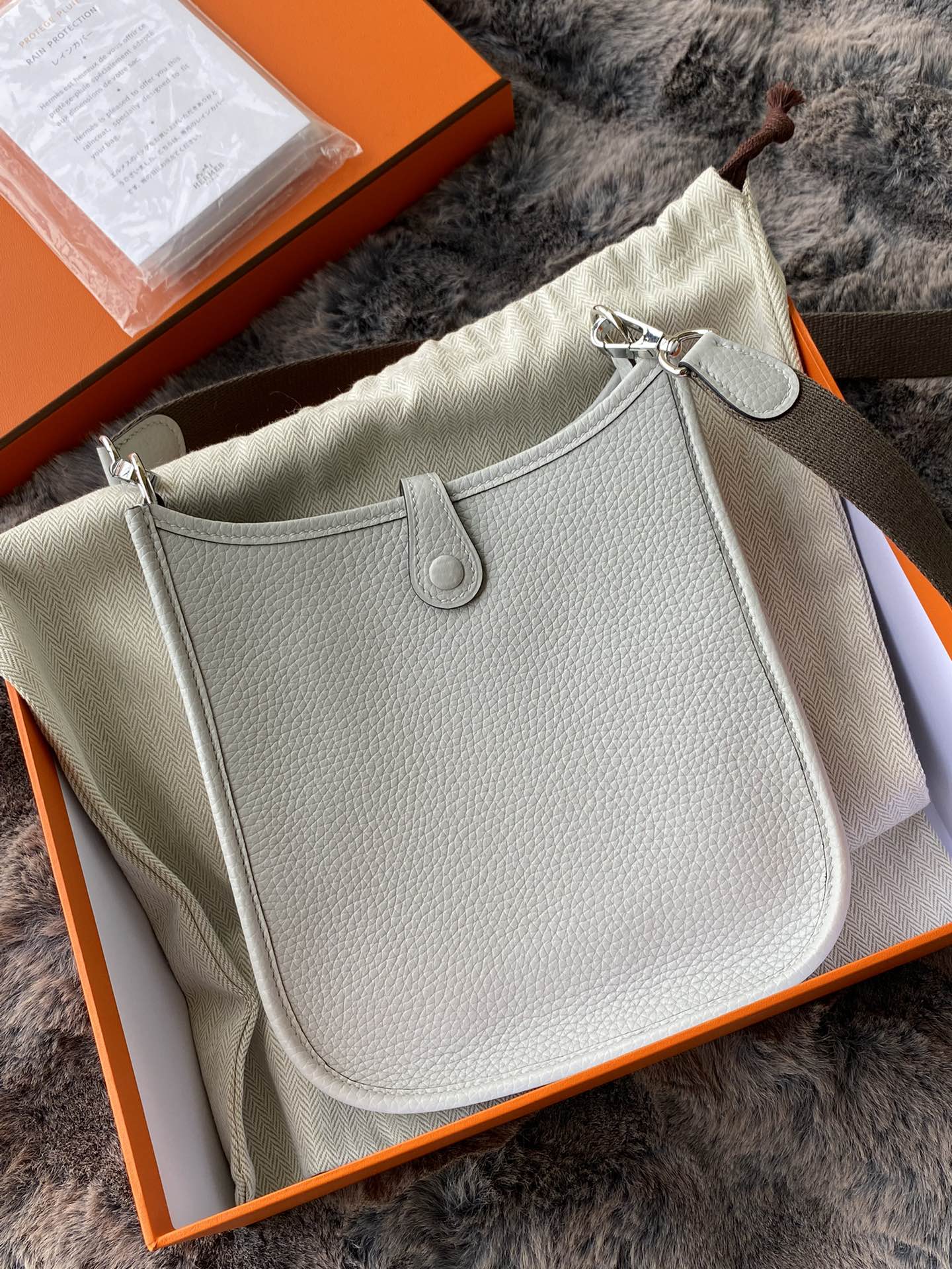 Hermès Evelyne TPM Clemence Leather Crossbody Bag - Light Grey