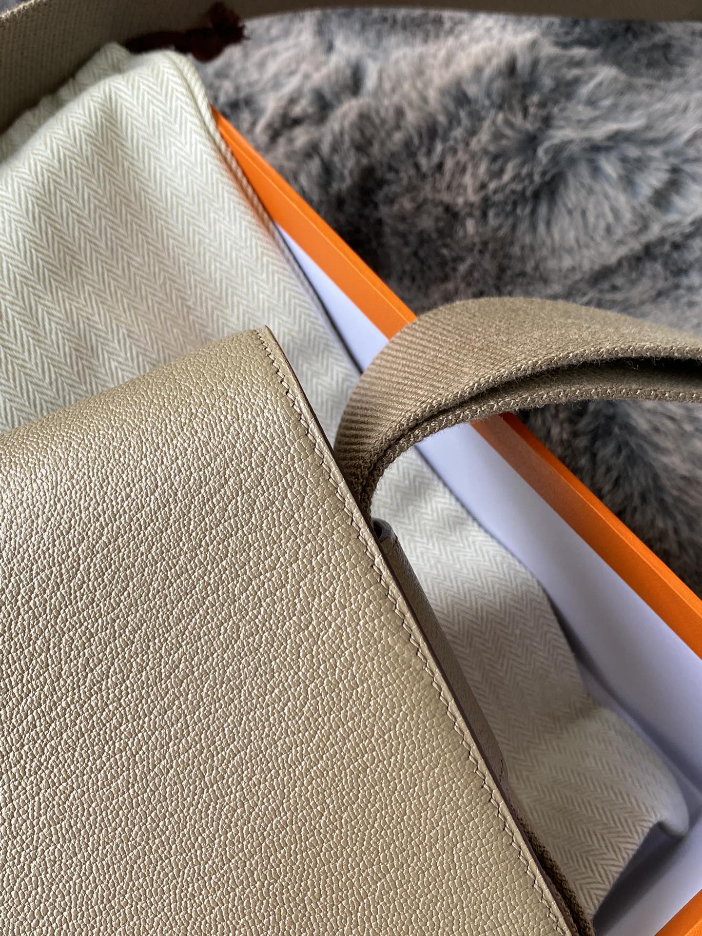 Hermès Constance Leather Shoulder Bag with Iconic H Clasp - Beige
