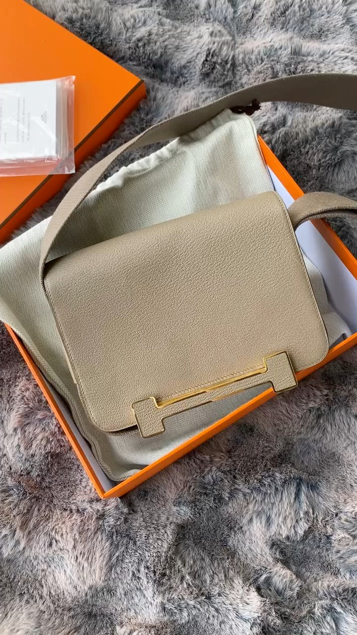 Hermès Constance 18 Shoulder Bag - Epsom Leather - Neutral Taupe with Gold-Tone Hardware