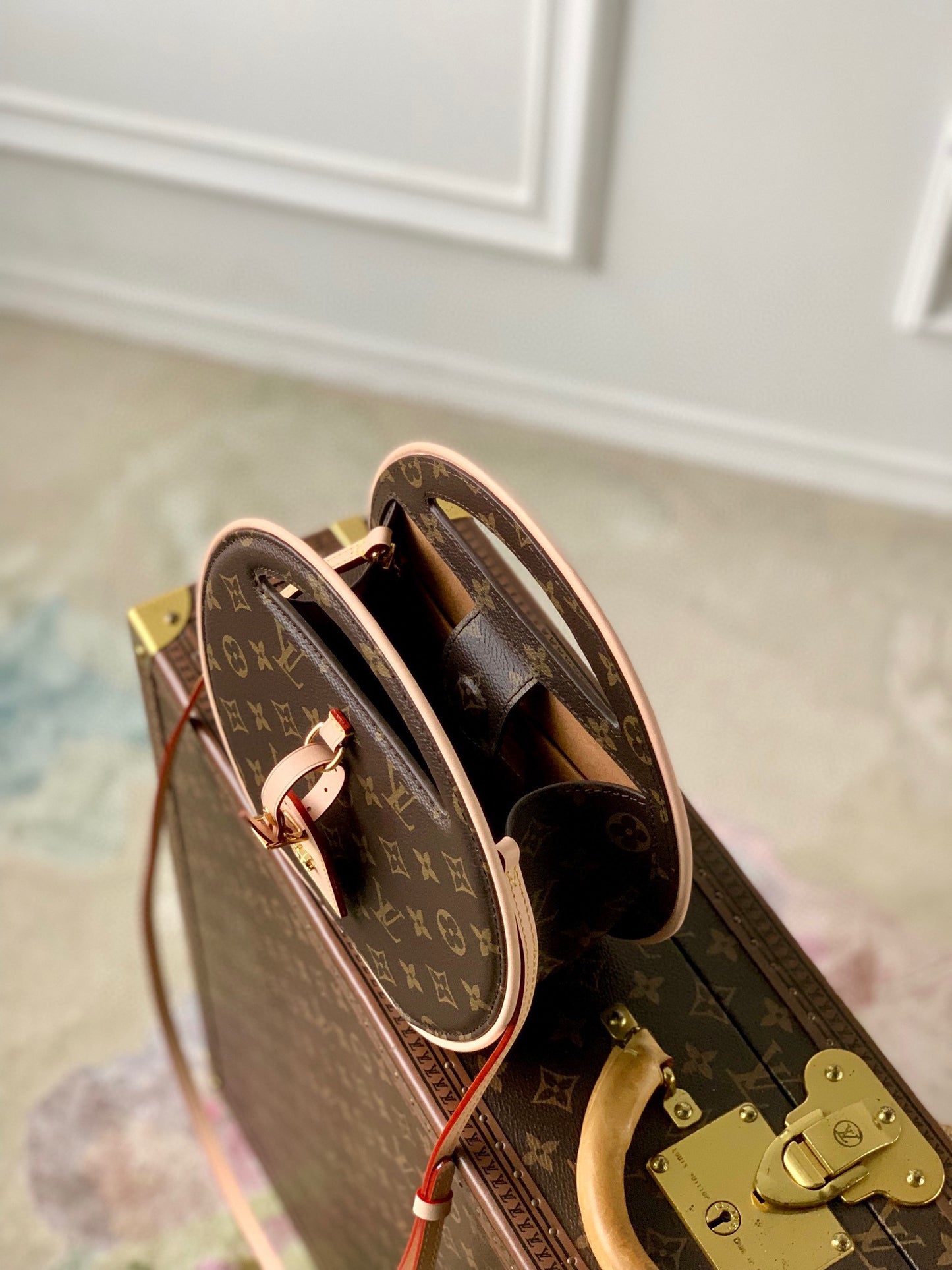 Louis Vuitton Monogram Boite Chapeau Souple Round Handbag