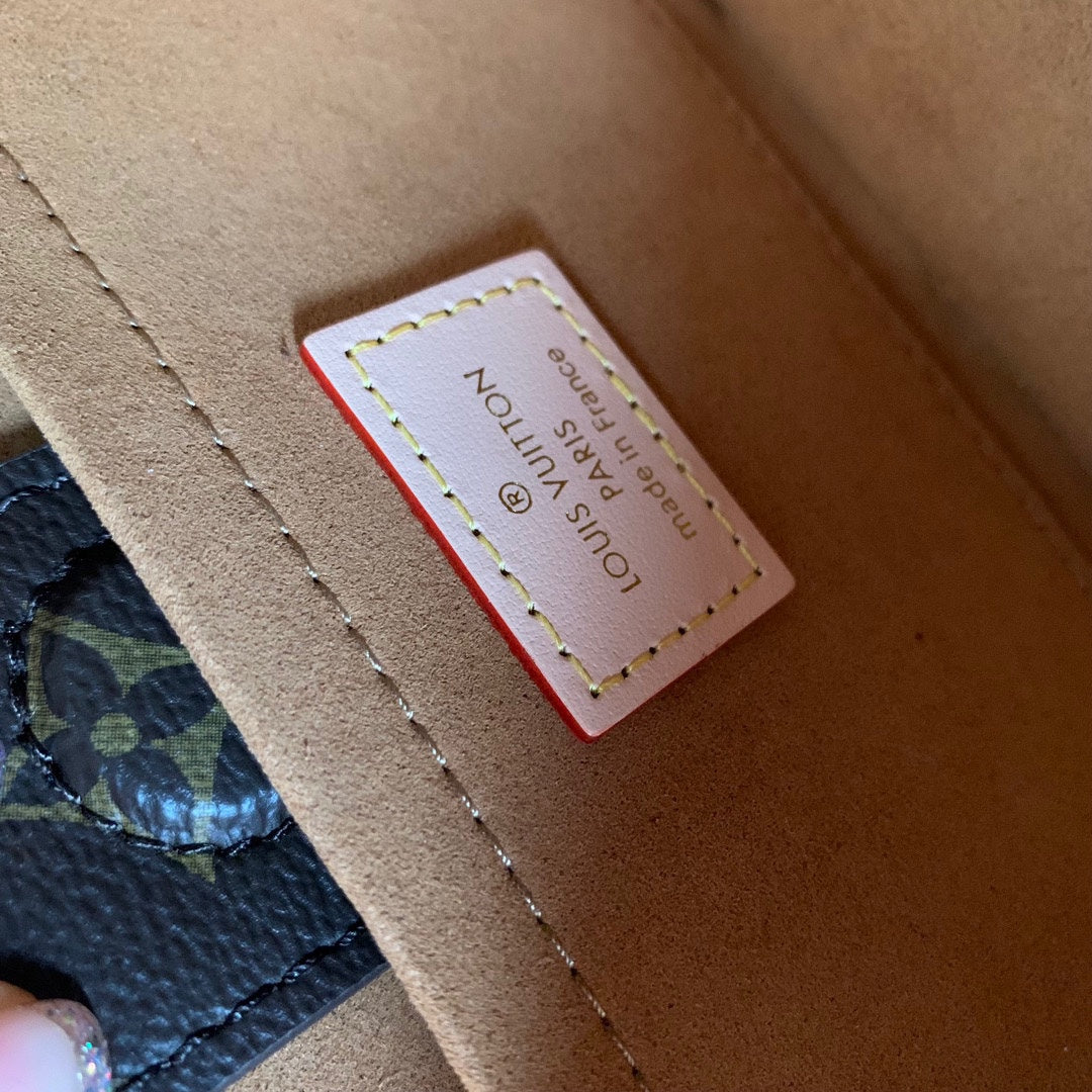 Louis Vuitton Monogram Boite Chapeau Souple Round Handbag