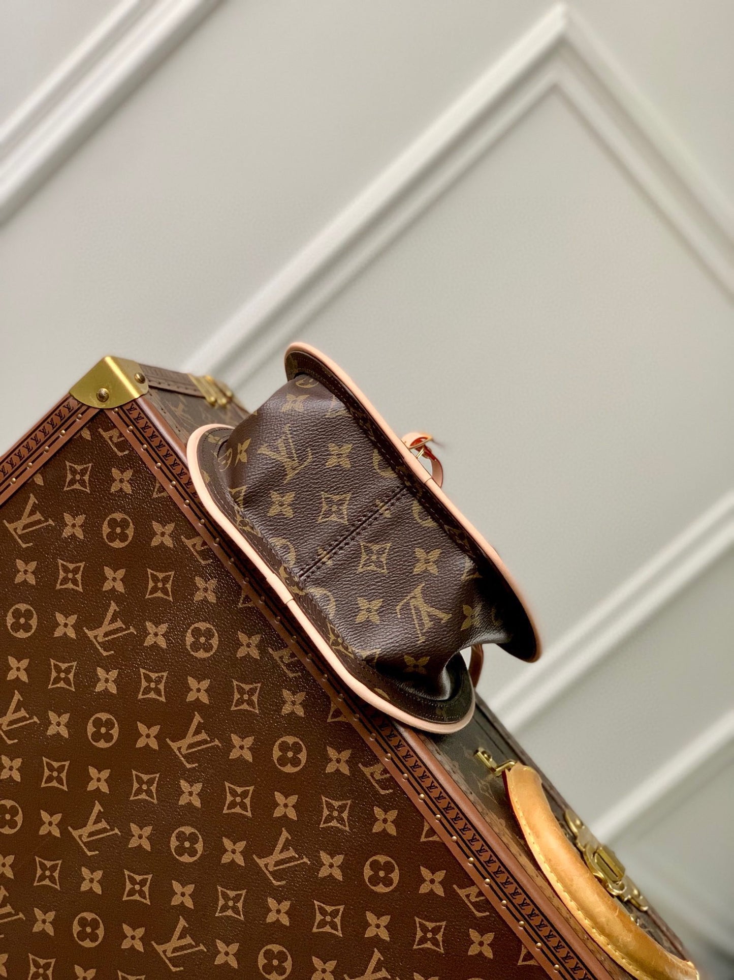 Louis Vuitton Monogram Boite Chapeau Souple Round Handbag