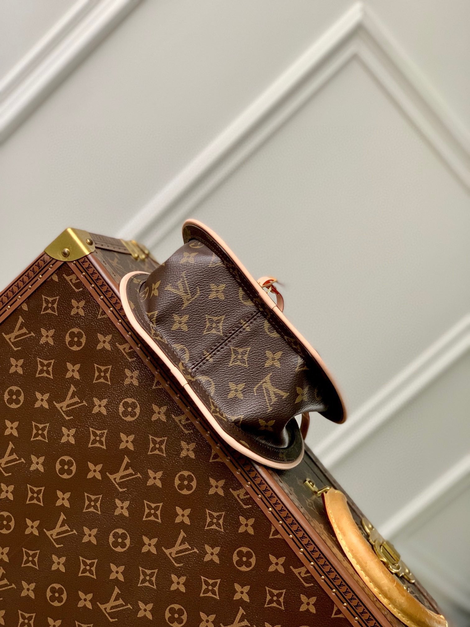 Louis Vuitton Monogram Boite Chapeau Souple Round Handbag