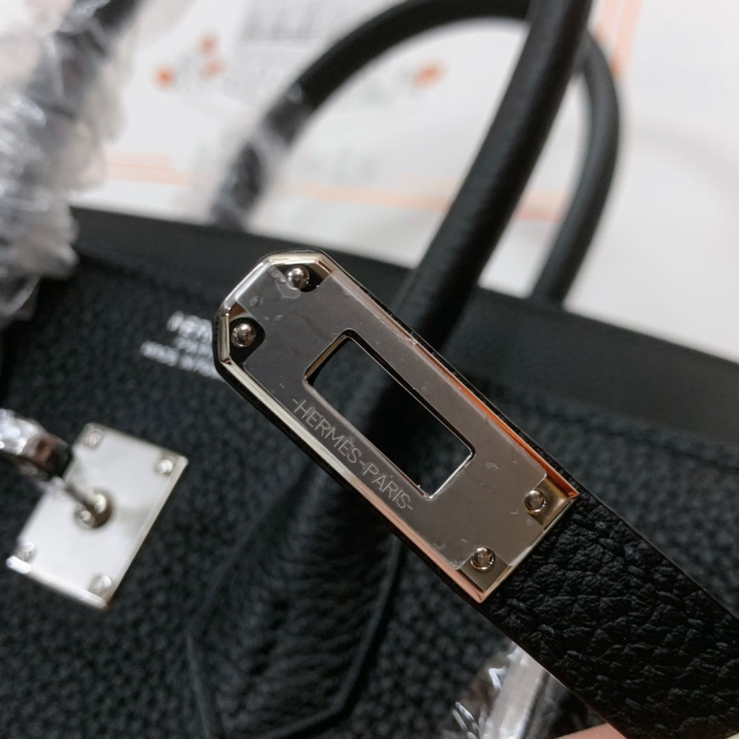 Elegant Black Leather Handbag with Silver Hardware - Classic Birkin Style Tote