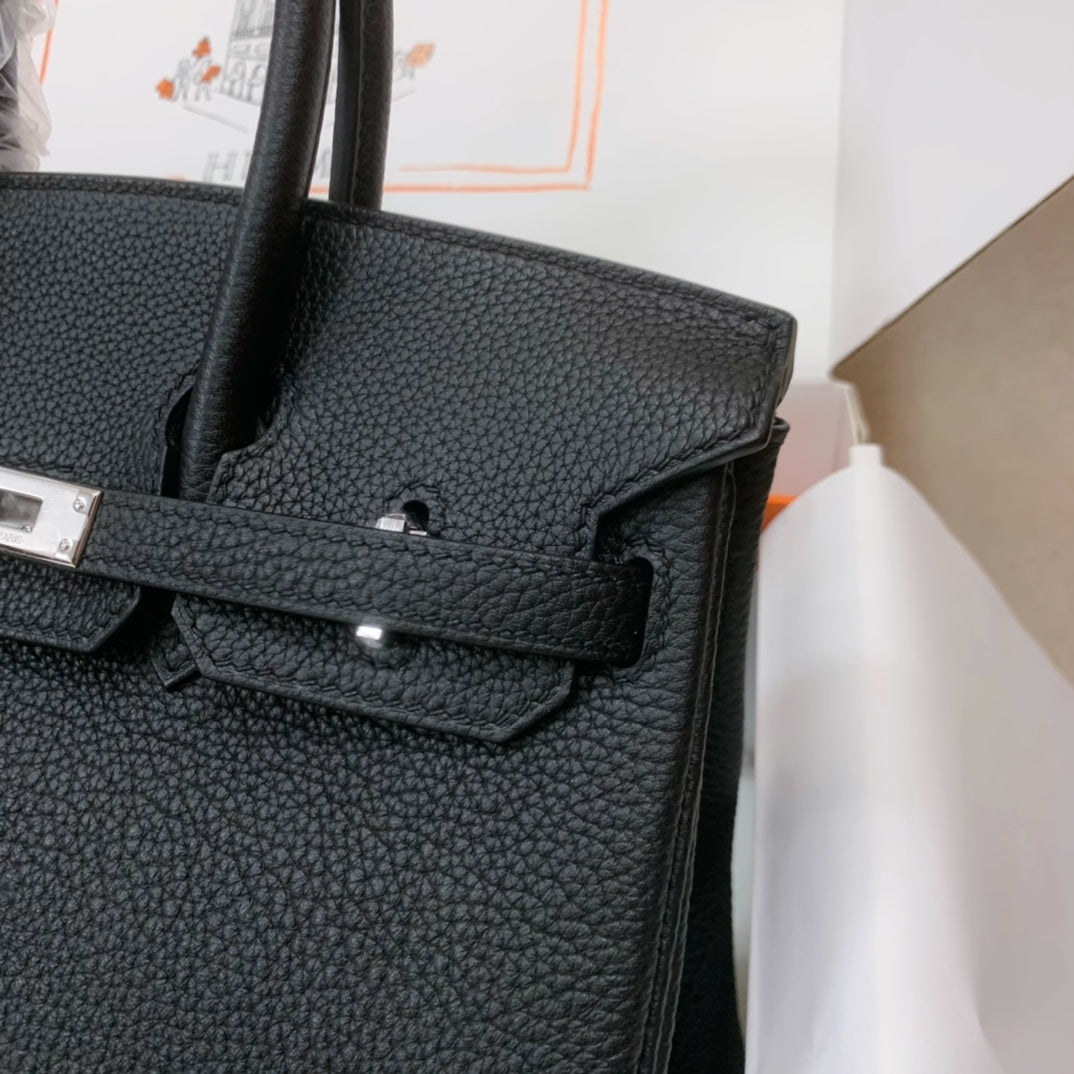 Elegant Black Leather Handbag with Silver Hardware - Classic Birkin Style Tote