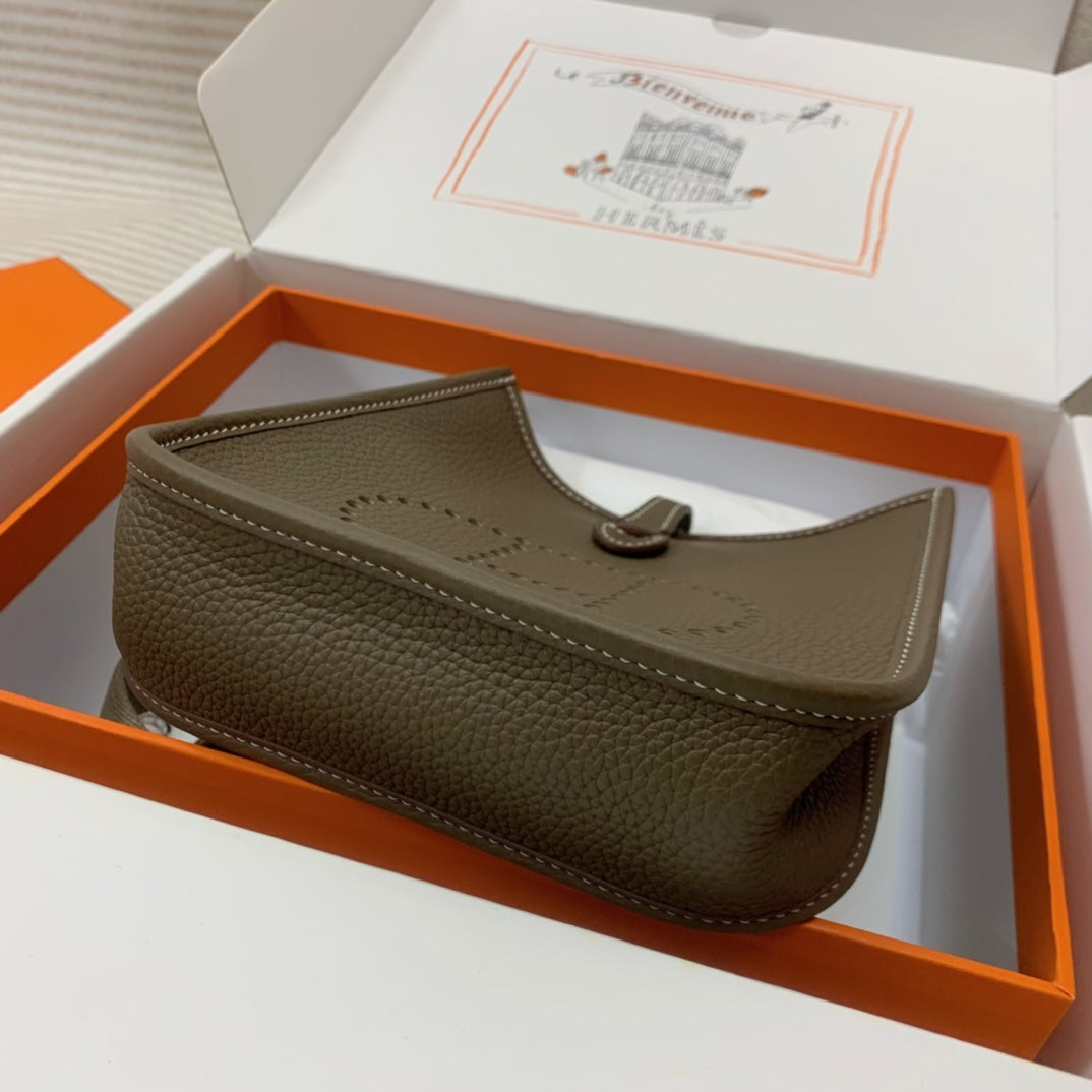 Hermès Evelyne TPM 16 Crossbody Bag - Etoupe Clemence Leather with Palladium Hardware