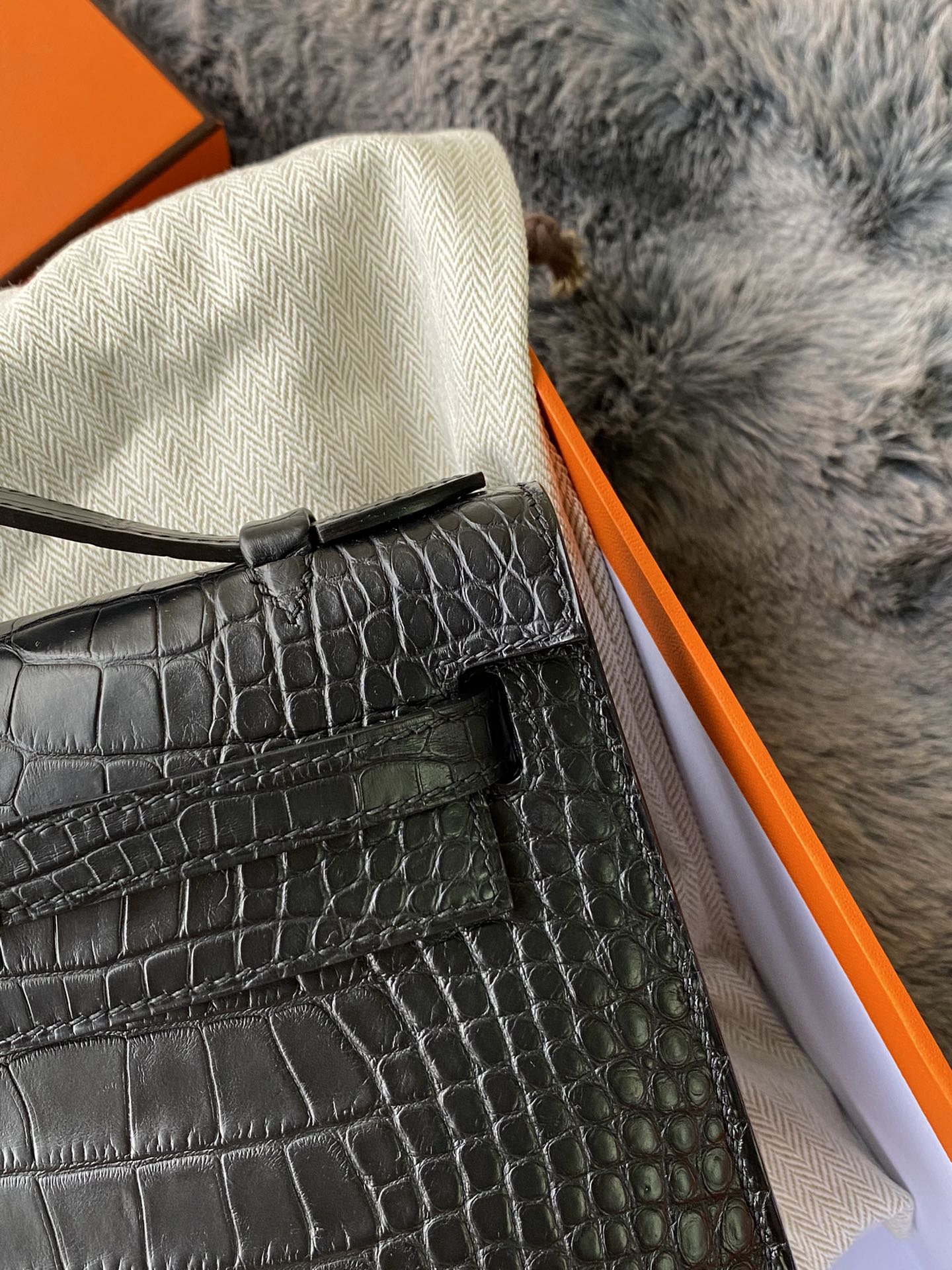 Hermès Kelly Cut Clutch Bag Black Shiny Niloticus Crocodile Palladium Hardware