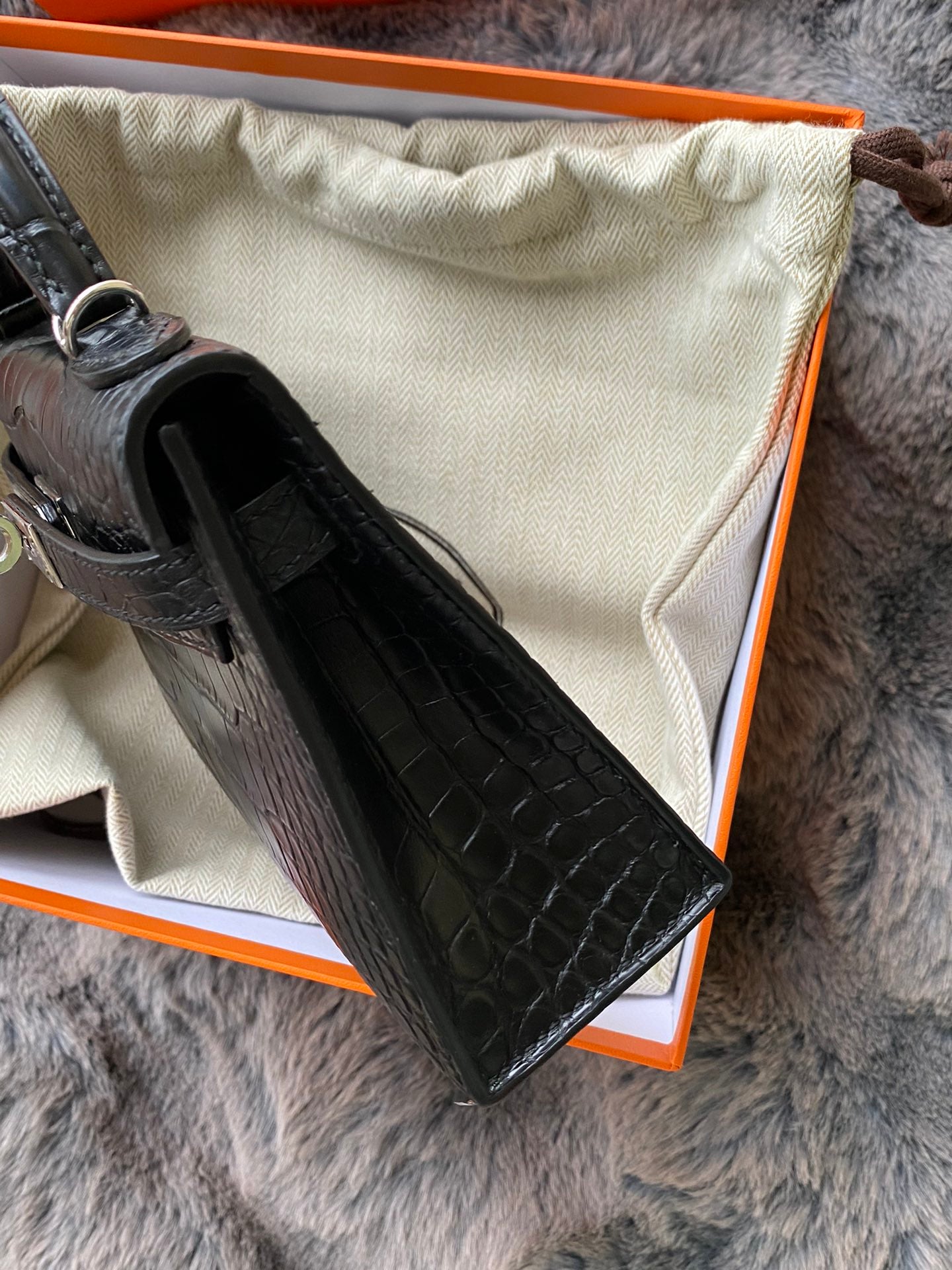 Luxury Black Crocodile Embossed Top Handle Bag - Elegant Designer Style