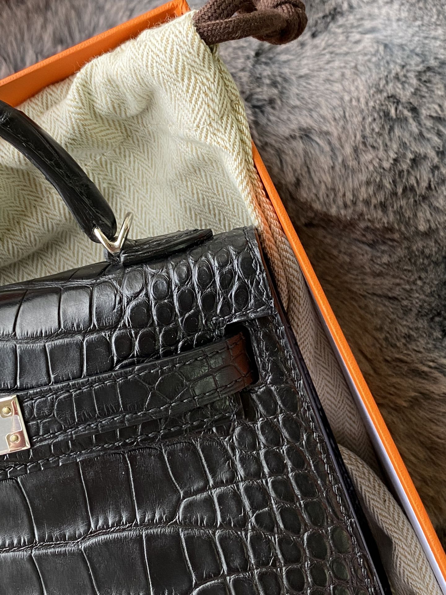 Luxury Black Crocodile Embossed Top Handle Bag - Elegant Designer Style