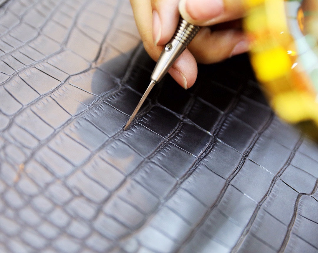 Genuine Black Alligator Leather Hide - Exotic Crocodile Skin for Luxury Crafting