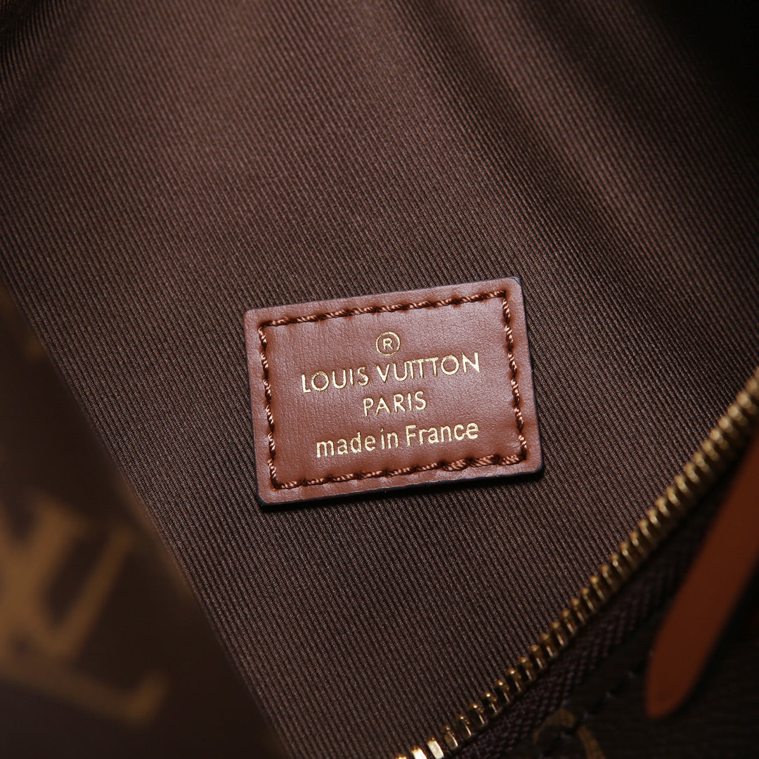 Louis Vuitton Loop GM Monogram Canvas Shoulder Bag - Brown