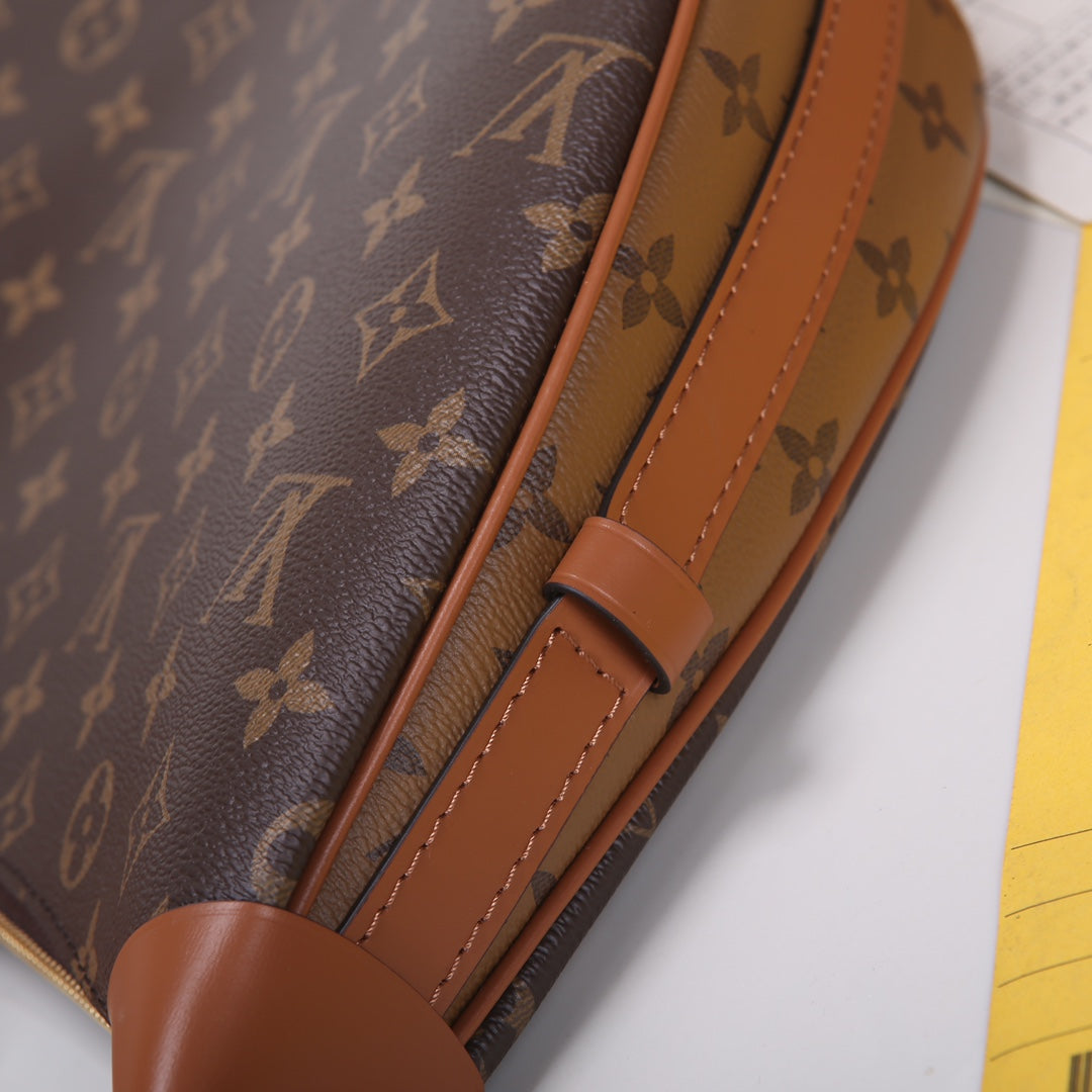 Louis Vuitton Loop GM Monogram Canvas Shoulder Bag - Brown