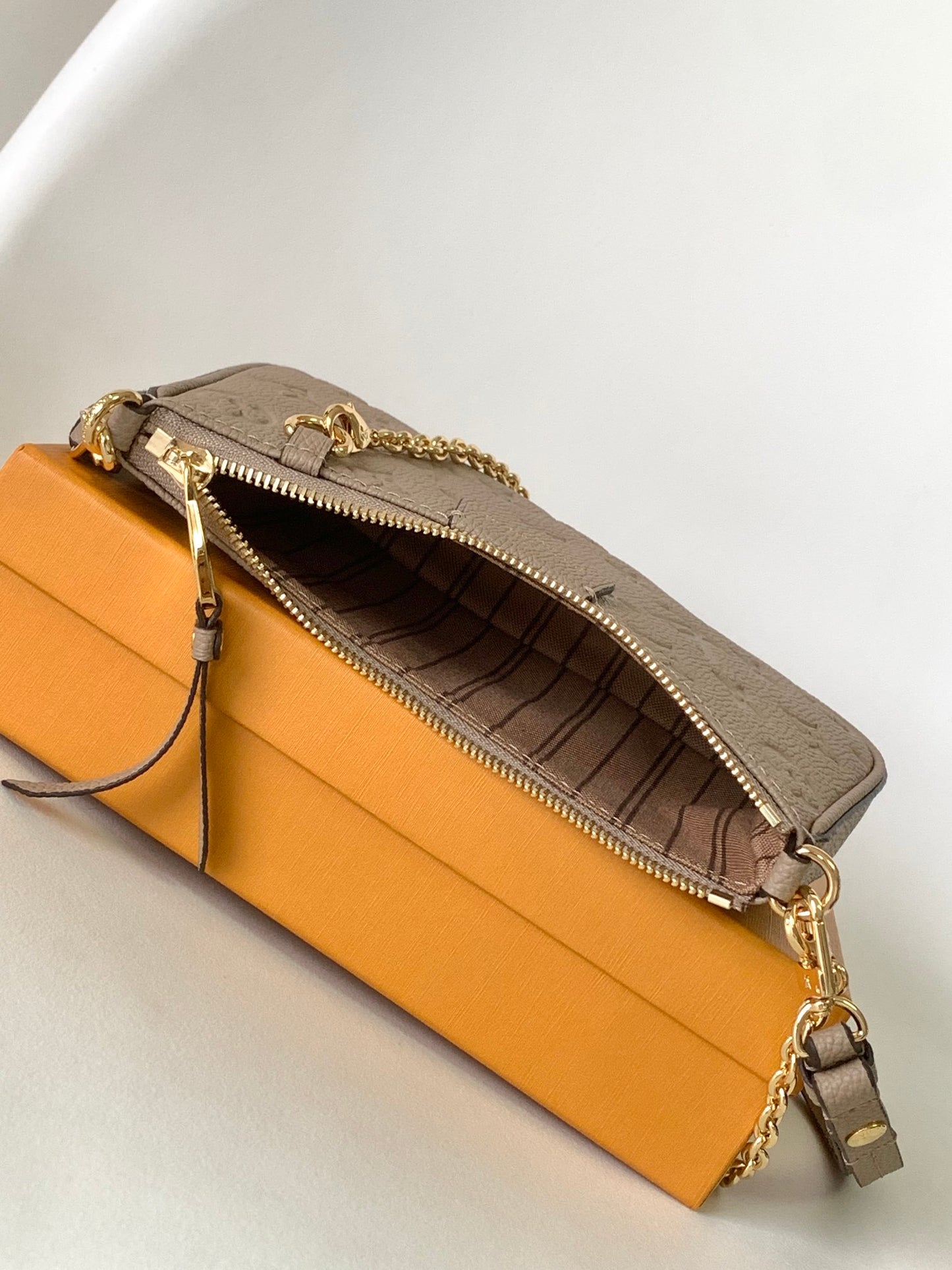 Louis Vuitton Monogram Empreinte Pochette Accessoires - Tourterelle
