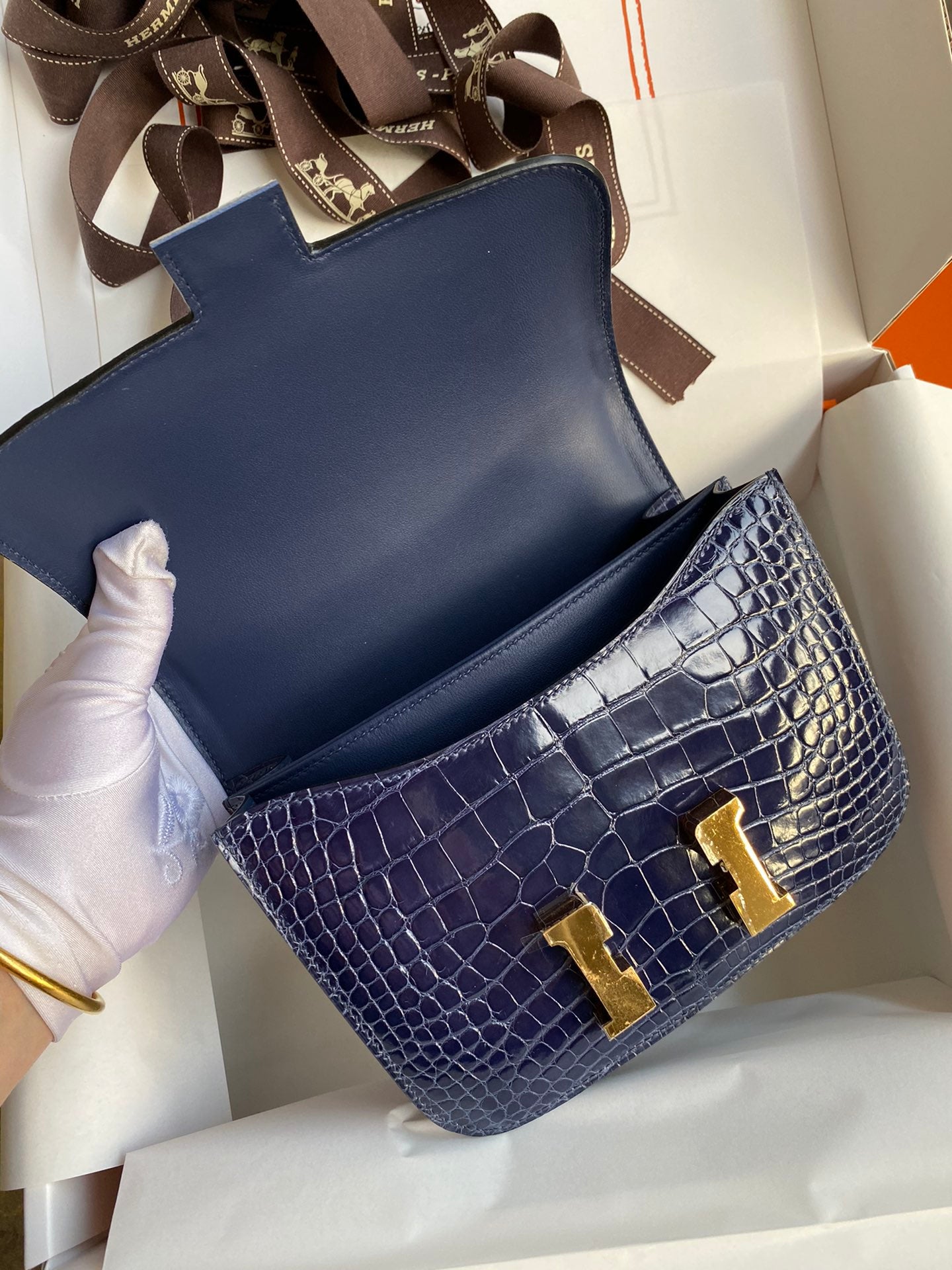 Luxury Blue Crocodile Pattern Leather Handbag with Gold H-Clasp